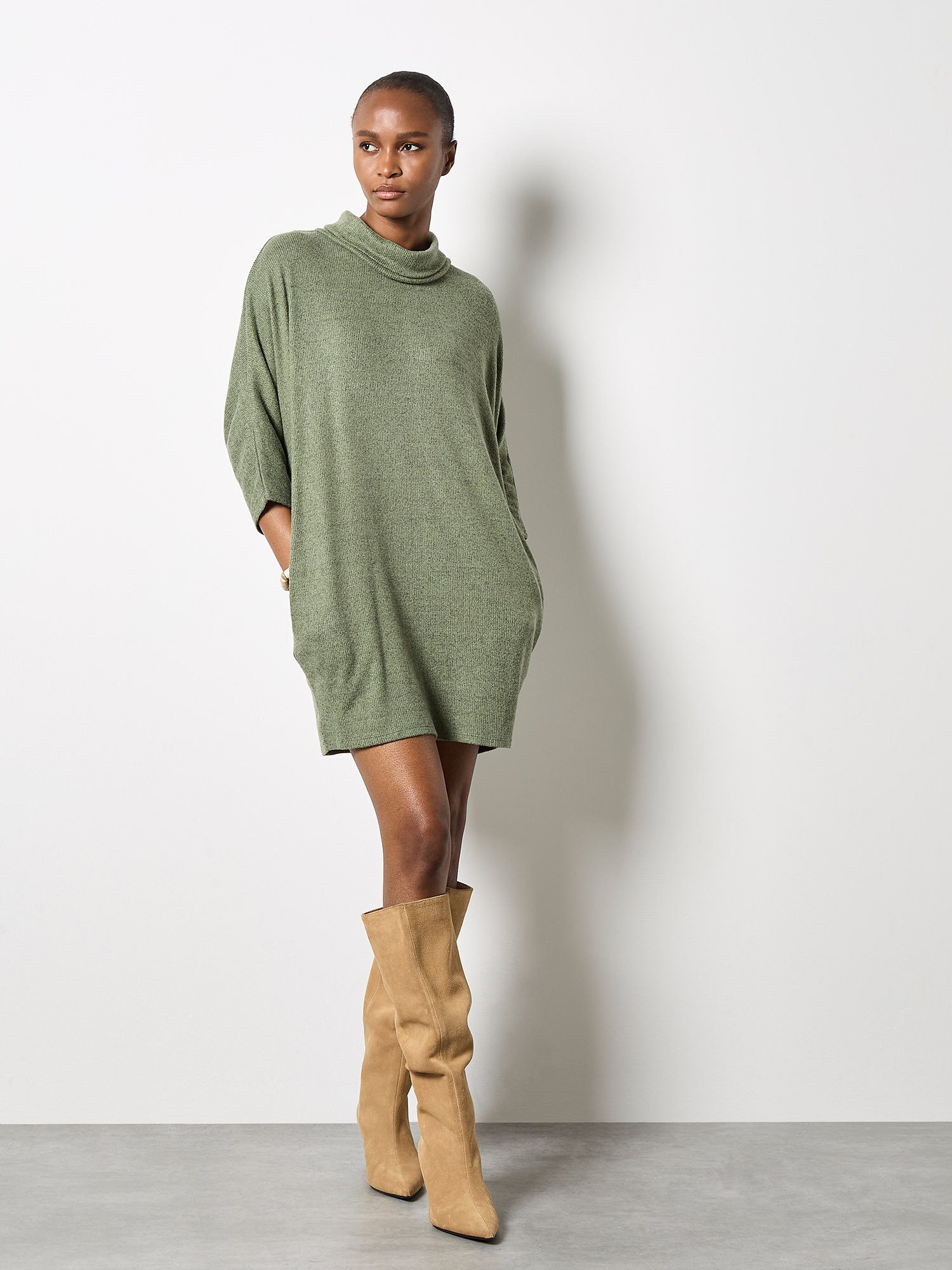 Apricot Strickkleid Minikleid (1-tlg) mit weitem Rollkragen günstig online kaufen