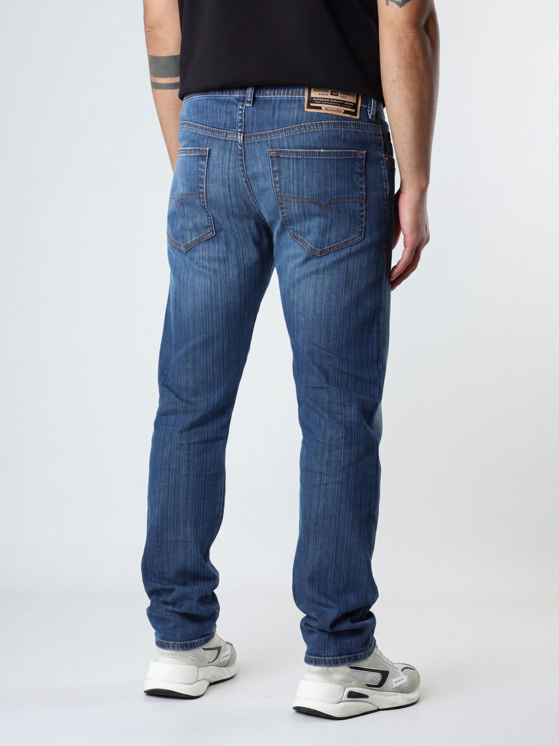 Diesel Tapered-fit-Jeans Regular Fit - BUSTER-X - Länge:32 niedrige Leibhöhe, mittlerer Stretch, Konisch