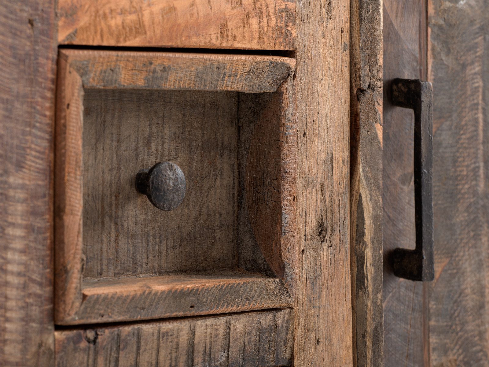 massivum Highboard Sumatra, Kommode aus Altholz Chalet Style (1 St)