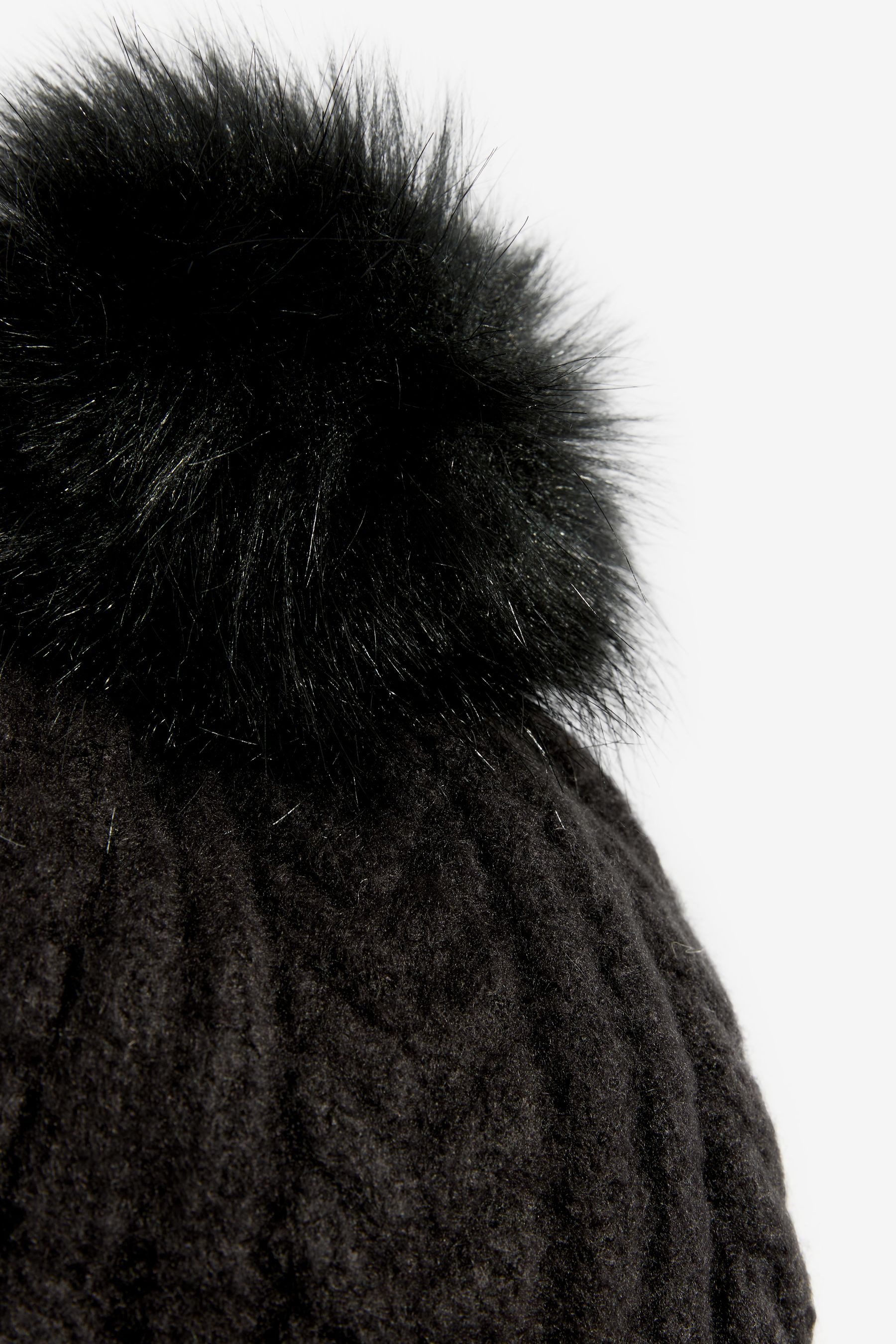 LIPSY Bommelmütze Lipsy Bommelmütze mit Zopfmuster (1-St) günstig online kaufen