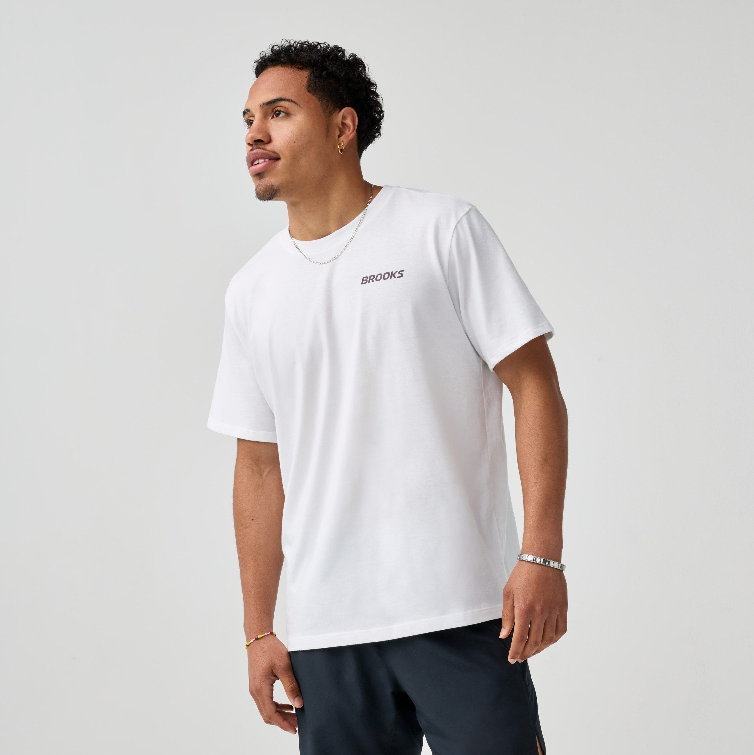 Brooks Shorts Graphic Herren Short Sleeve White/Burgundy Blaze/Cosmic