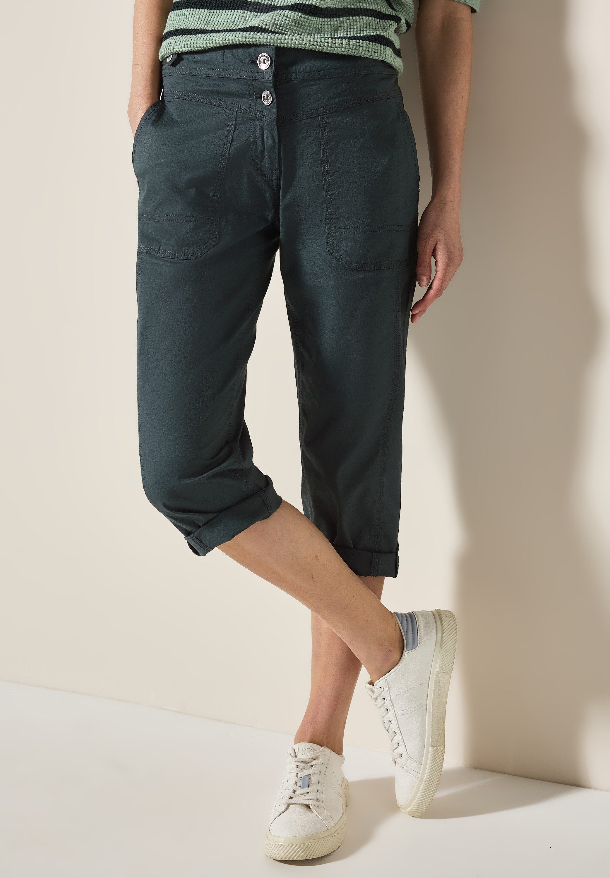 CECIL Caprihose Style New York Sommerhose mit Knopfdetails am Bund günstig online kaufen