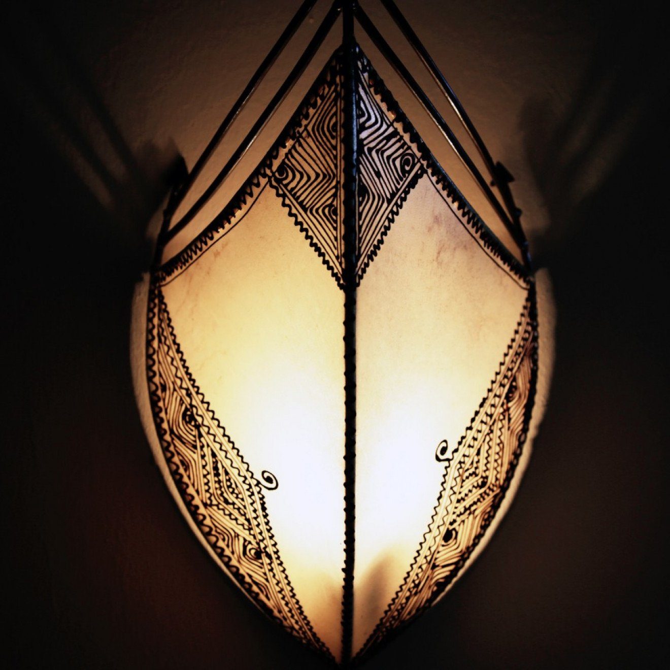 l-artisan Wandleuchte, Marokkanische Leder Wandlampe, Orientalische  Wandshirm Afrah Natur | Wandleuchten