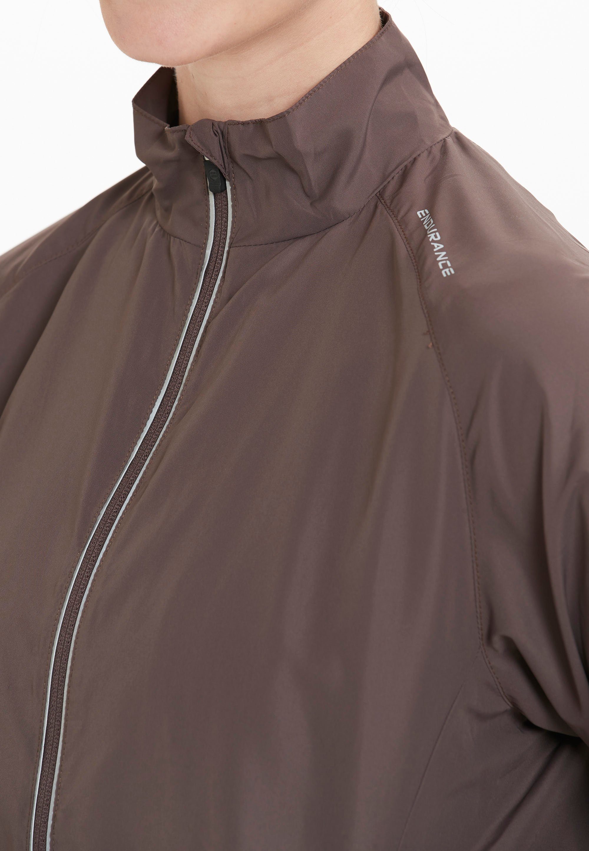 Atmungsaktivität aubergine Laufjacke ENDURANCE mit Shela hoher