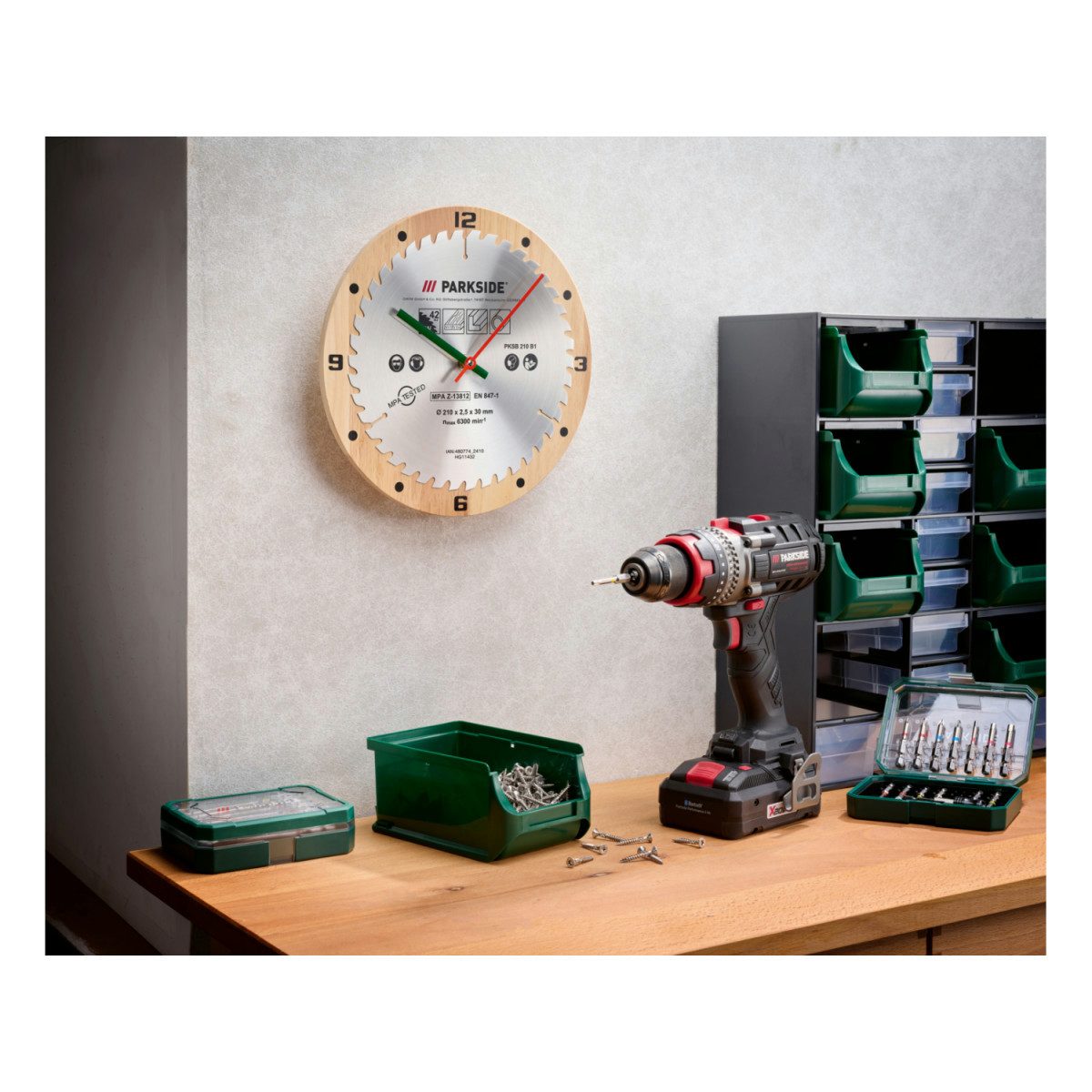 Parkside Wanduhr Parkside Wanduhr Sägeblatt Ø 25 cm Industrie Design Quarz Uhr (Industrie Sägeblatt Design aus Holz Metall)