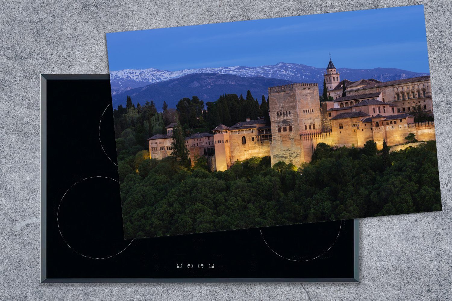 MuchoWow Herdblende-/Abdeckplatte Beleuchtete Gebäude Schutz Alhambra Vinyl, in 81x52 küche, Ceranfeldabdeckung Spanien, (1 die tlg), Induktionskochfeld der cm, für in