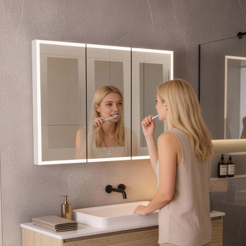 HOME DELUXE Badezimmerspiegelschrank LED-Spiegelschrank EVE - Größenauswahl inkl. Doppelsteckdose, Anti-Beschlag-System, Farbtemperaturwechsel