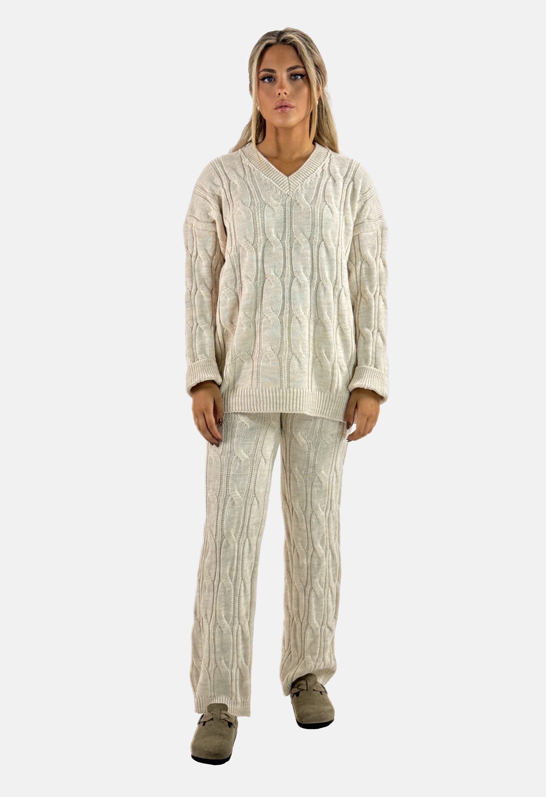 Elara Anzug Damen Strick Set mit Zopfmuster und weiter Strickhose (Set, Set)