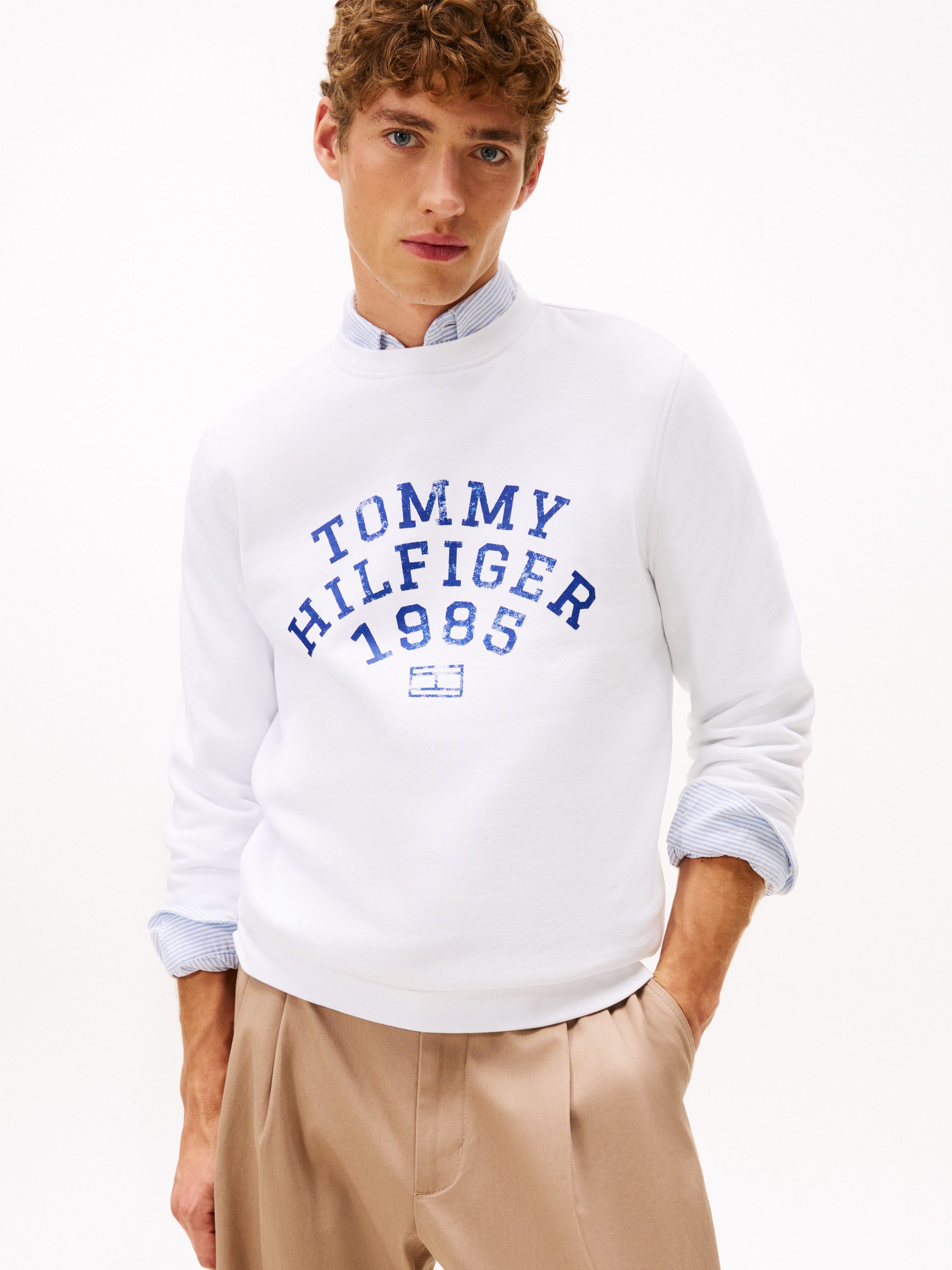 Tommy Hilfiger Sweatshirt HILFIGER ARCH normale Passform, kontrastfarbener Print, Rundhals