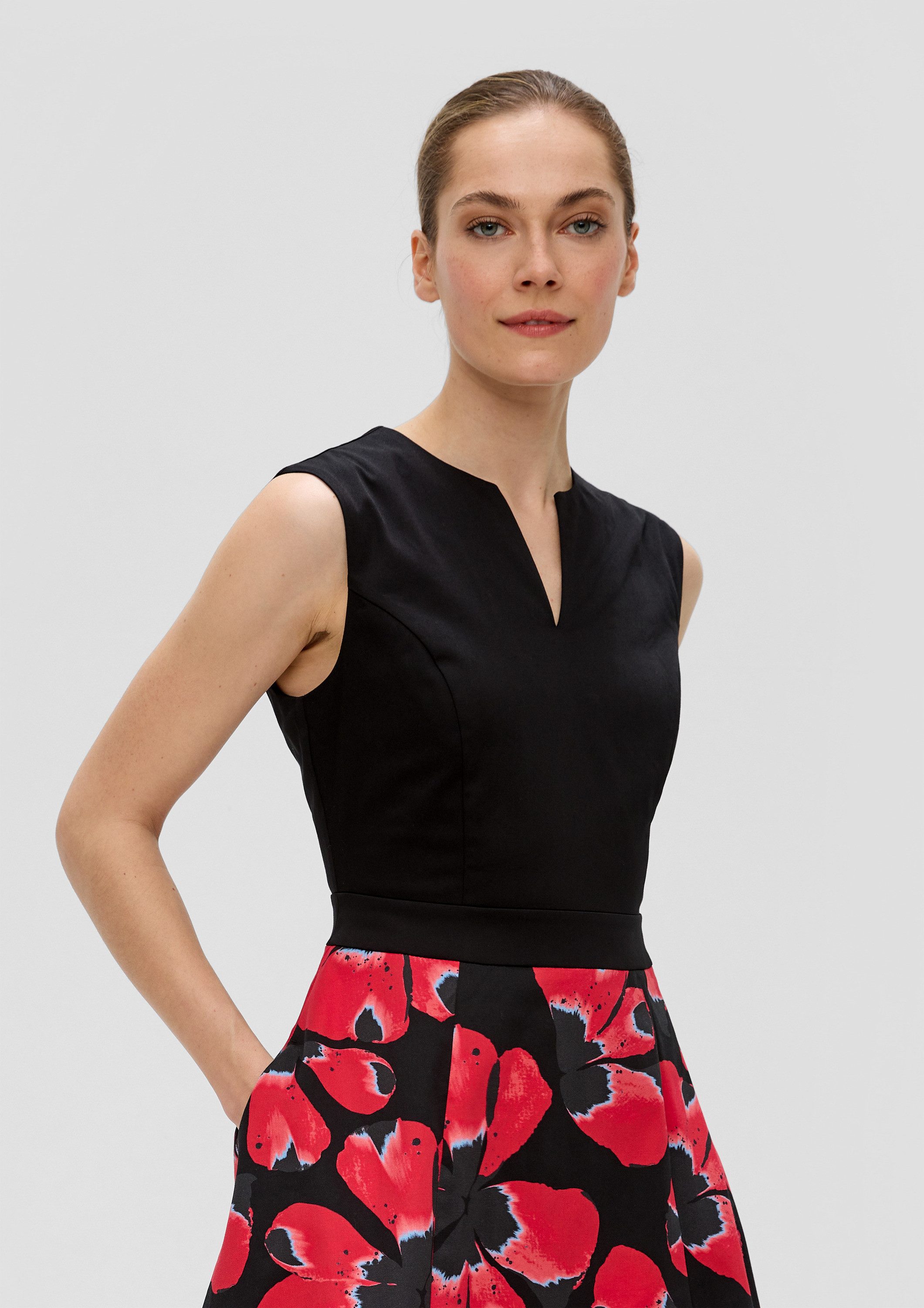 s.Oliver Minikleid Kleid Floral gemustertes Kleid mit Tunika-Ausschnitt günstig online kaufen