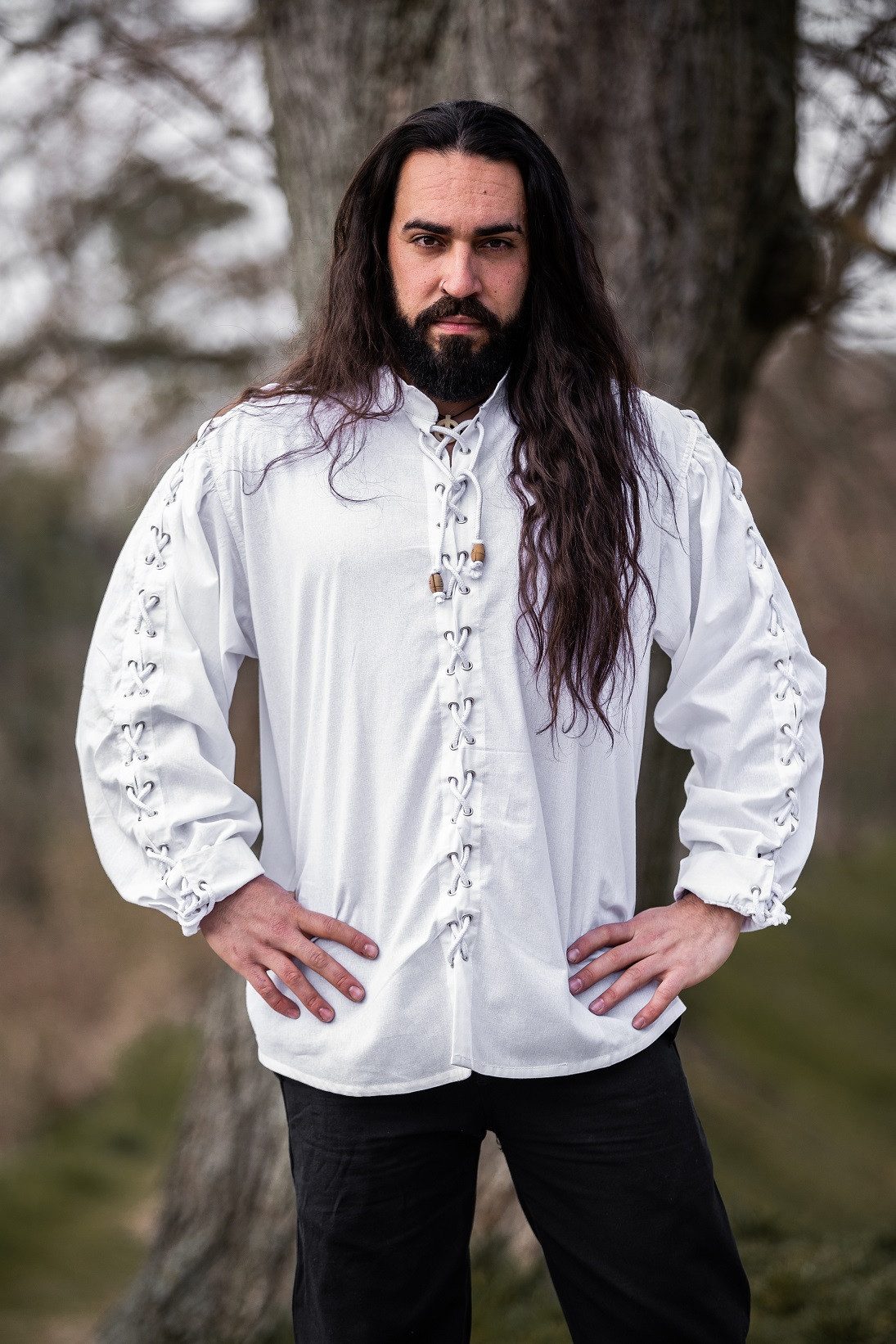 Leonardo Carbone Piraten-Kostüm Hemd "Gustavo" mit Schnürkragen, Metall-Ösen, Holzknöpfe