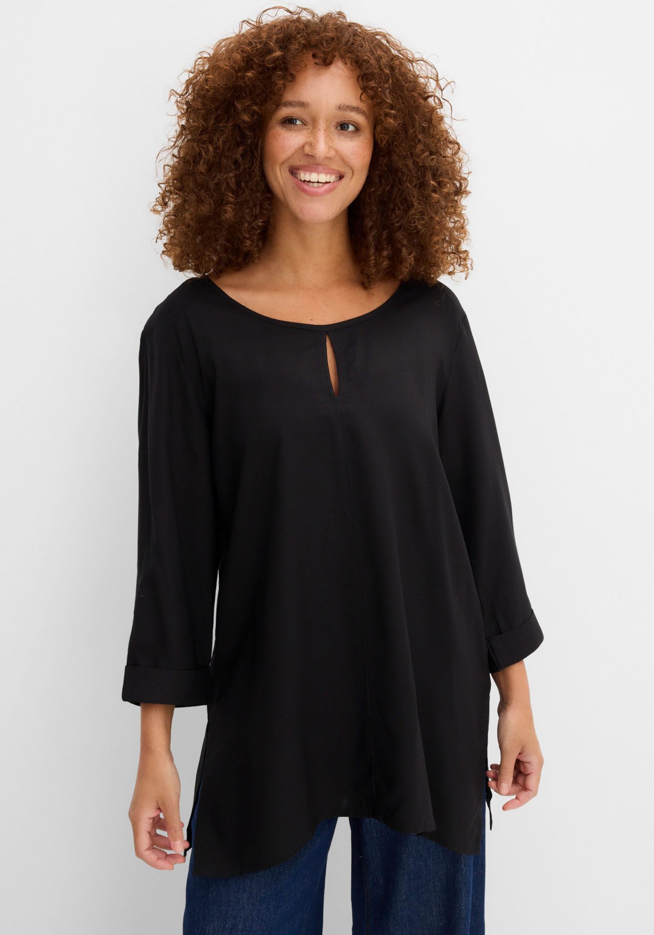 bonprix Shirtbluse Oversize-Passform, mit Zipfelsaum, mit Ausschnittdetail, 3/4-Ärmel