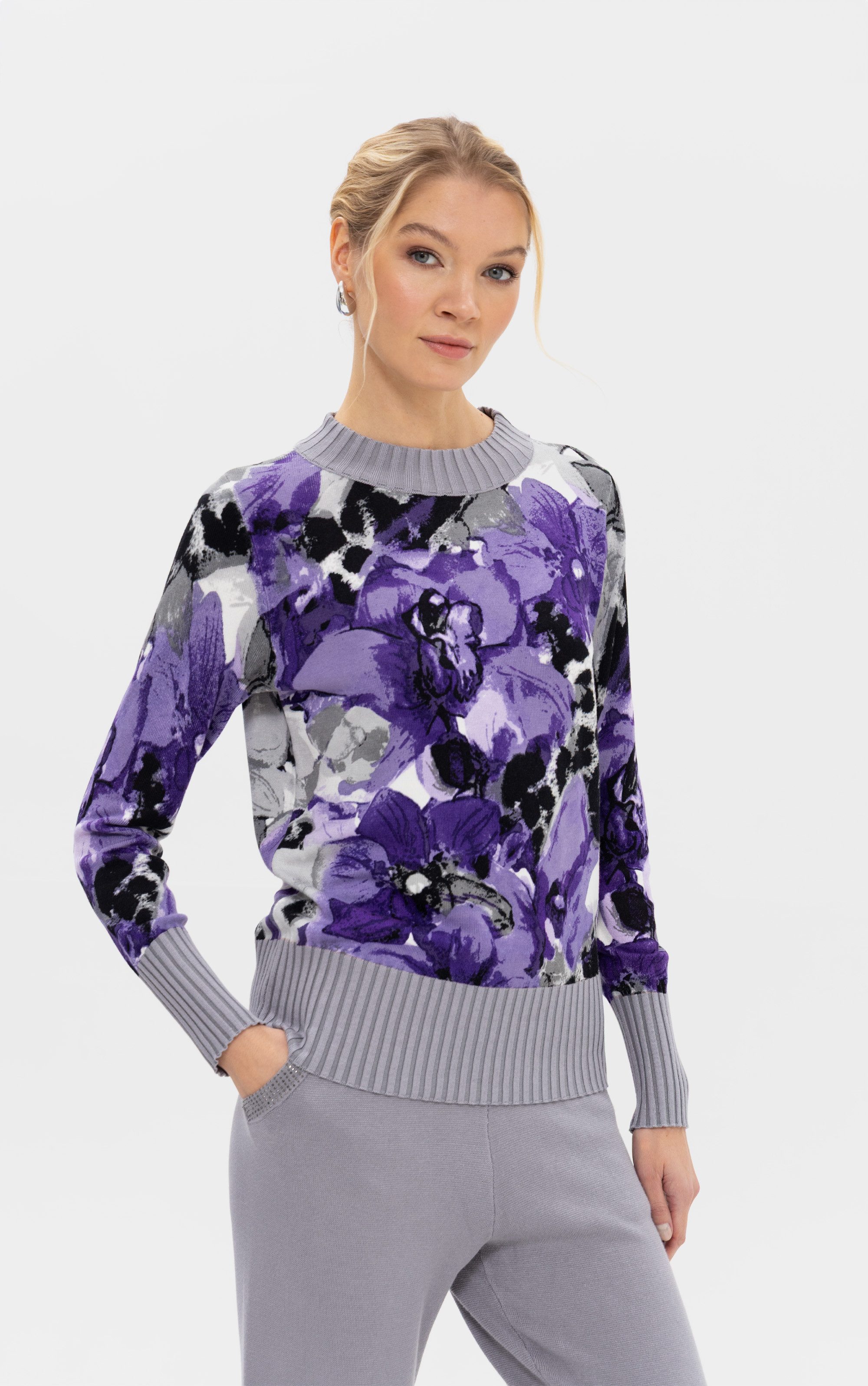 Strickpullover mit Blumenmotiv