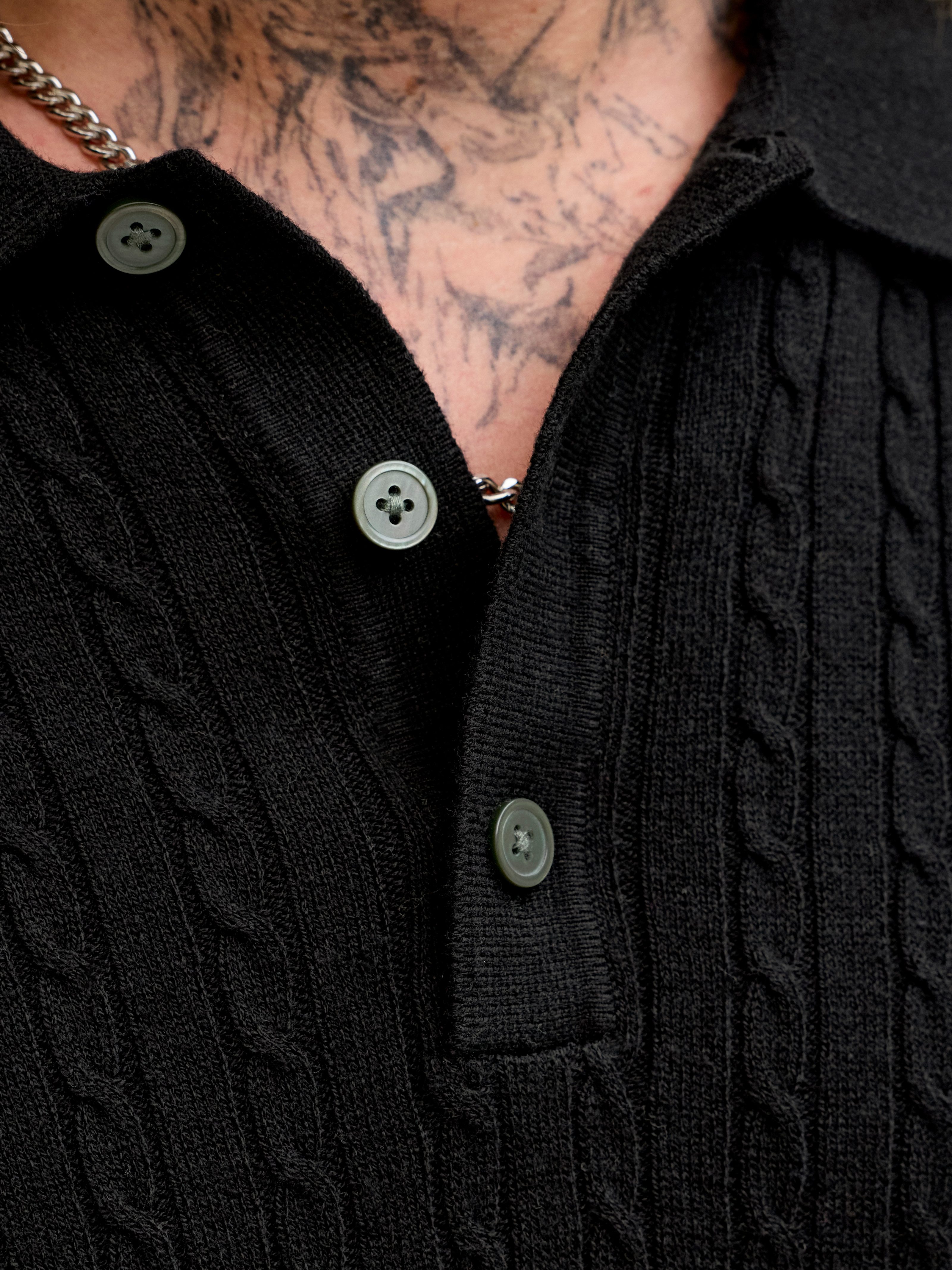 Jack & Jones Polokragenpullover JJEEMIL KNIT CABLE POLO SS LN mit Polokragen
