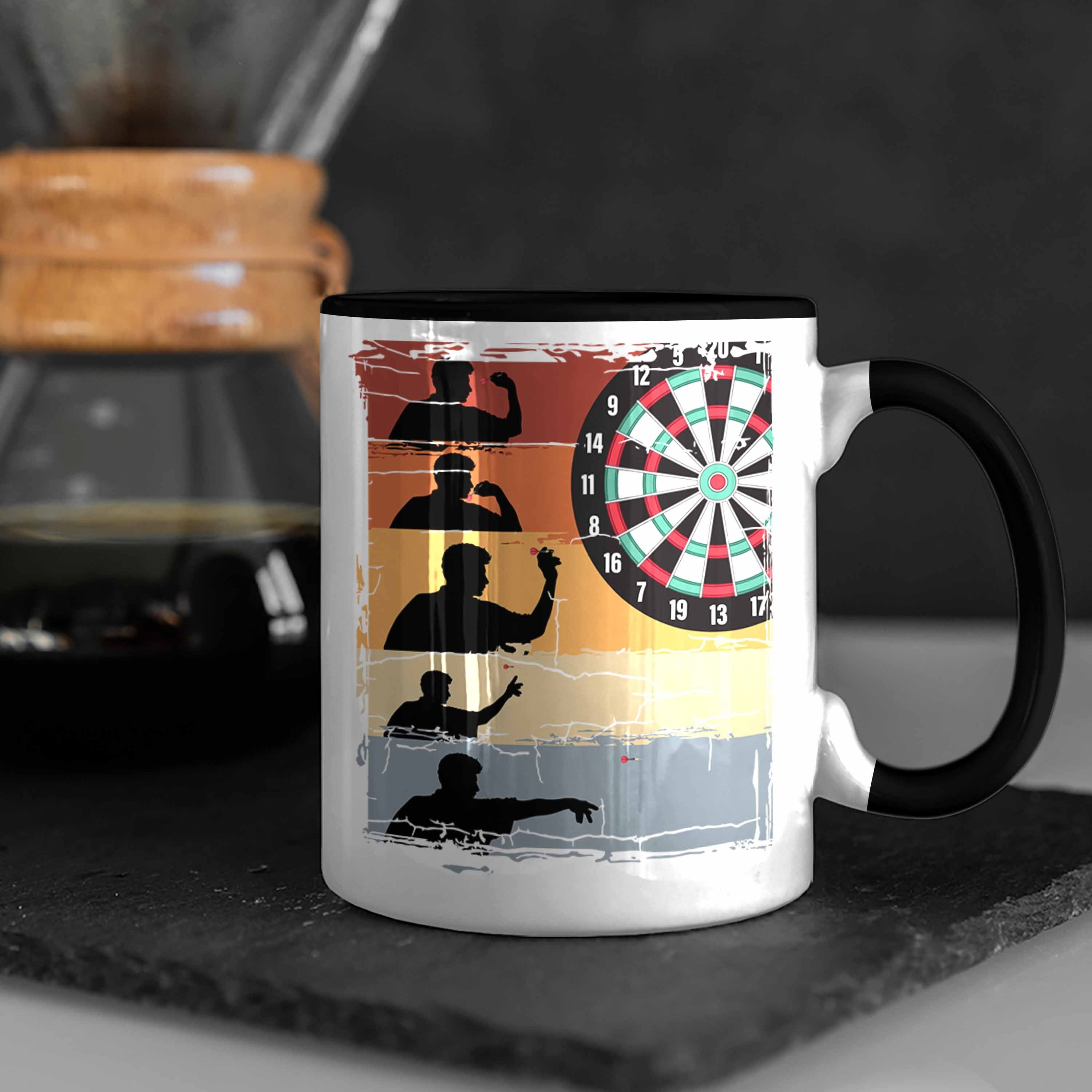 Tasse Schwarz Trendation Dart-Spieler Grafik Dartpfeil Tasse Trendation Spruch Männer Geschenkidee Dart-Spieler -