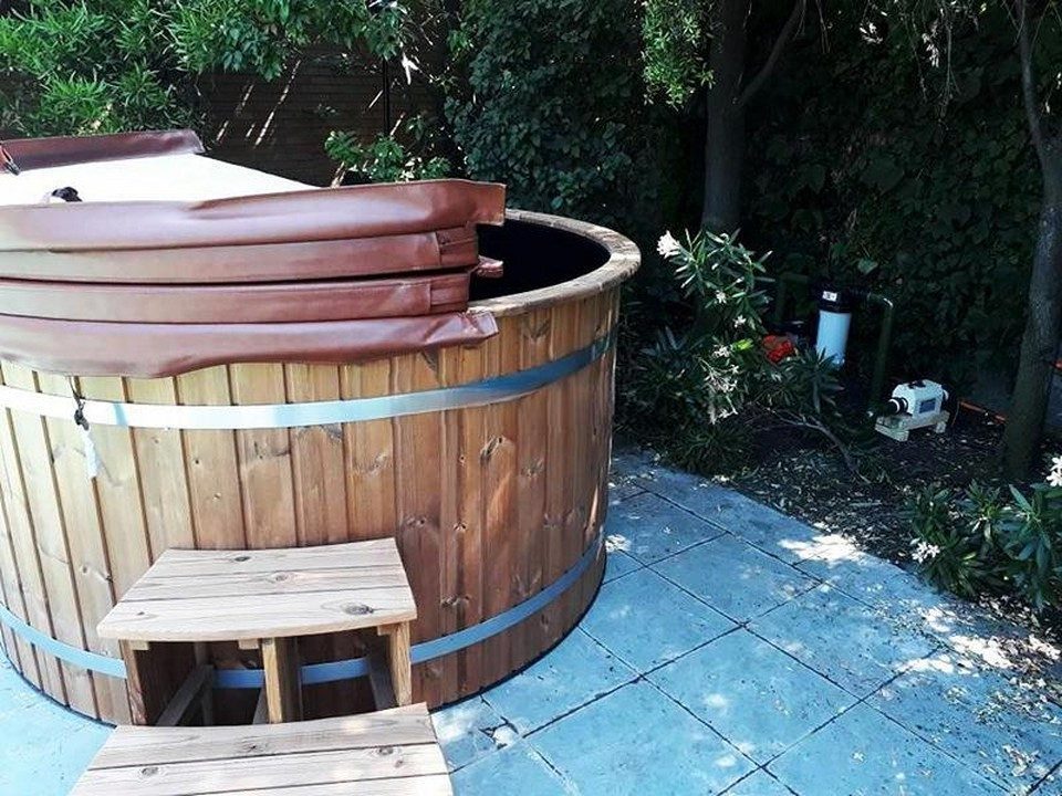 Xlmoebel Badebottich XLMOEBEL Wellnesspool aus Holz mit Polyäthylen-Auskleidung, Made in Europa
