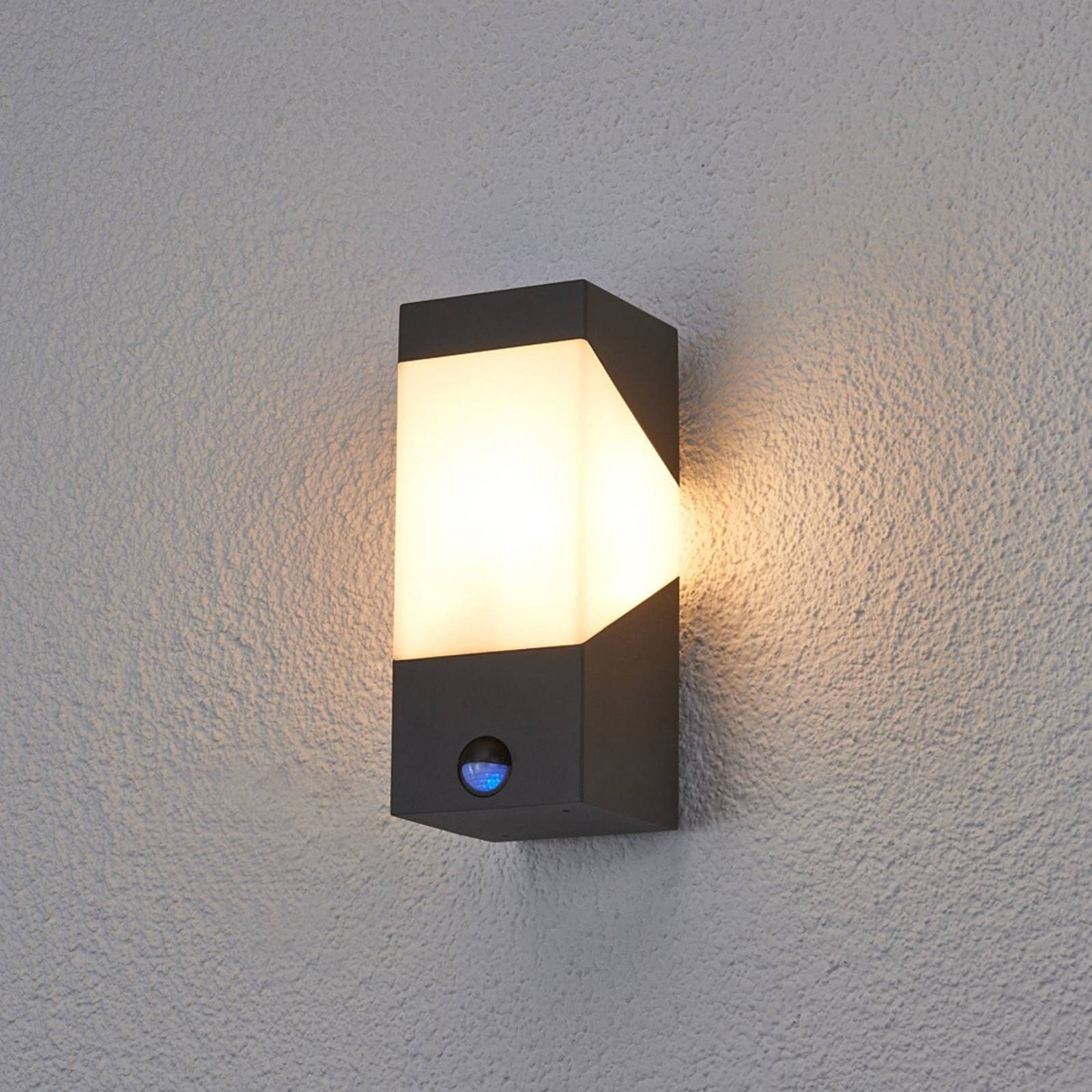 Lucande Außen-Wandleuchte Kiran, Metall, Schwarz IP44mit Bewegungsmelder, 1 x 40 W