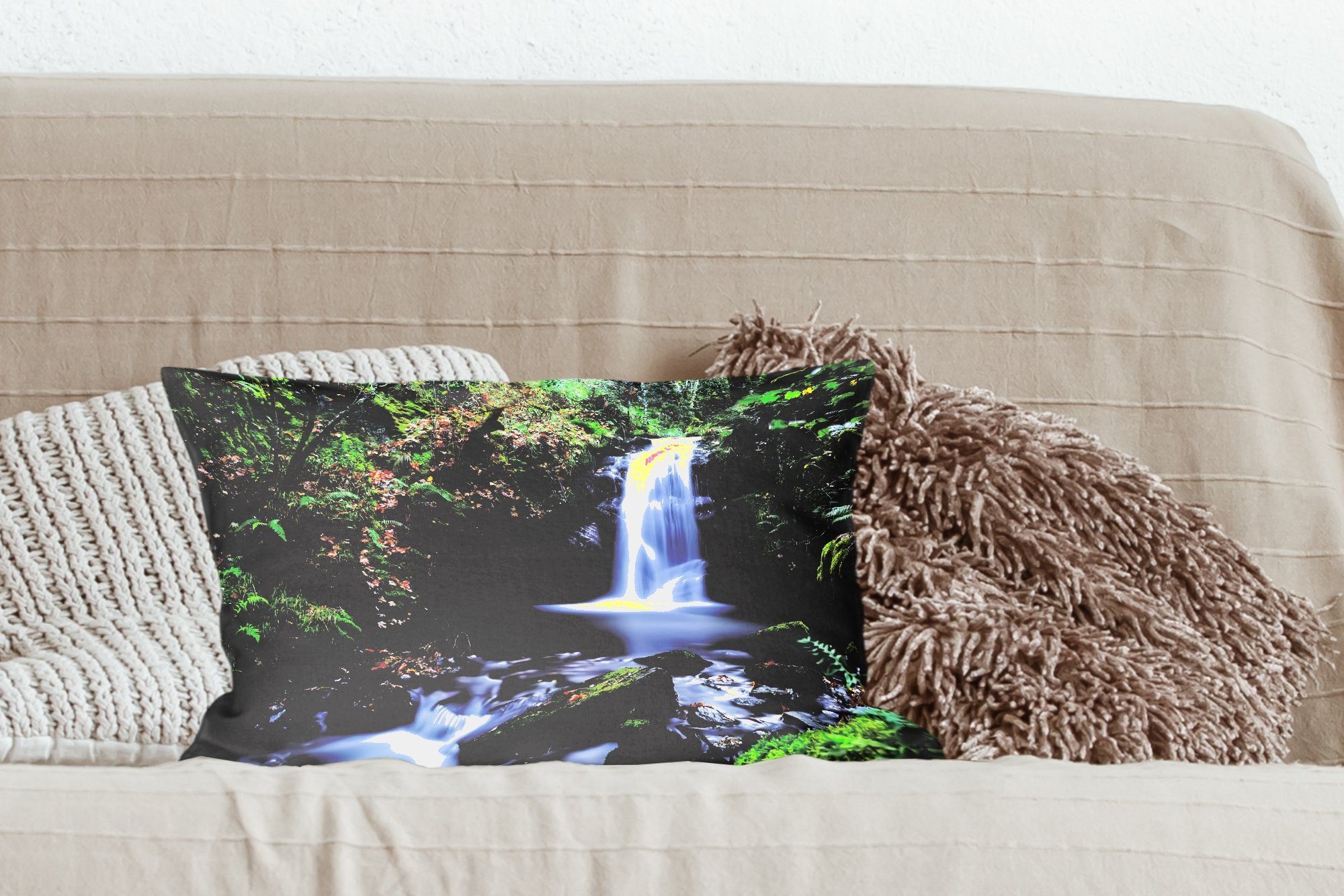 Schlafzimmer Dekoration, Dekokissen Dekokissen Wohzimmer Natur Füllung, - Wasser, Wasserfall - Zierkissen, mit MuchoWow