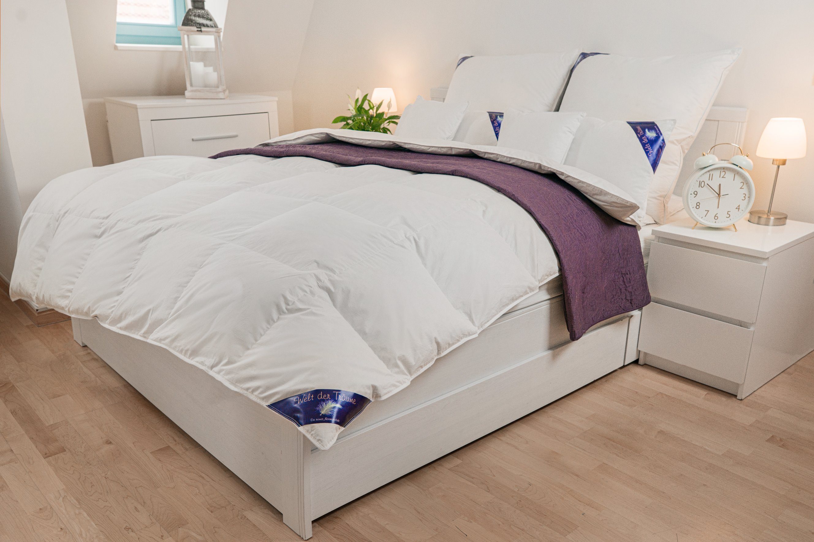 Welt der Träume Daunenbettdecke 80% Daunen/ 20% Federn 135x200 cm Daunendecke Bettdecke Winterdecke, Füllung: 80% Daunen/ 20% Federn, Bezug: 100% Baumwolle, Daunendecke, Bettdecke, Steppdecke, Schlafdecke, Daunen Decke, Zudecke