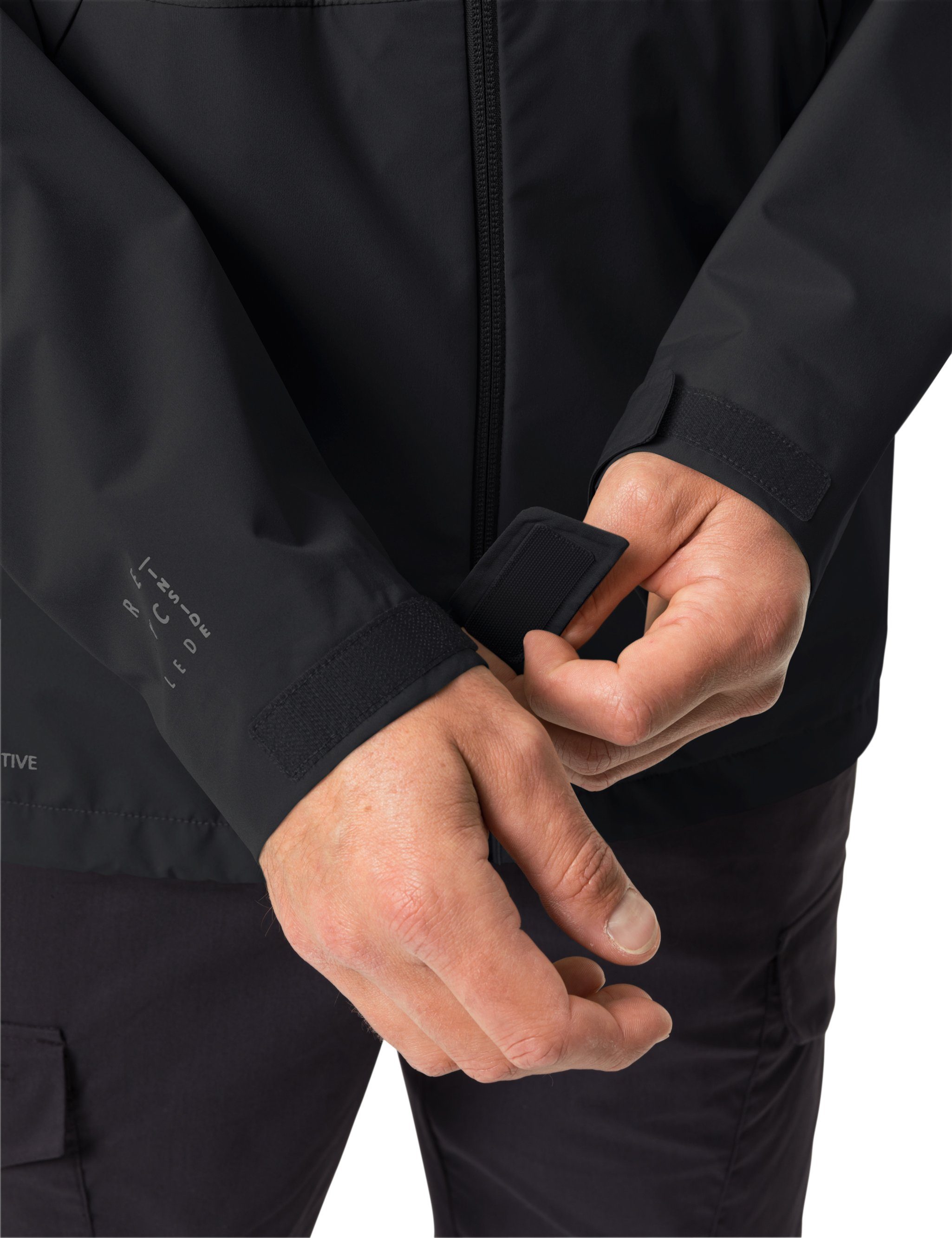 VAUDE Outdoorjacke Men's Neyland 2.5L Klimaneutral Jacket black (1-St) kompensiert