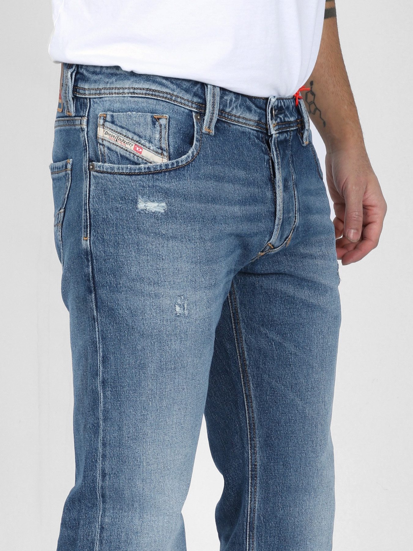 Diesel Straight-Jeans reguläre, gerade Beinform - 1985 LARKEE 09I16 geringer Stretch