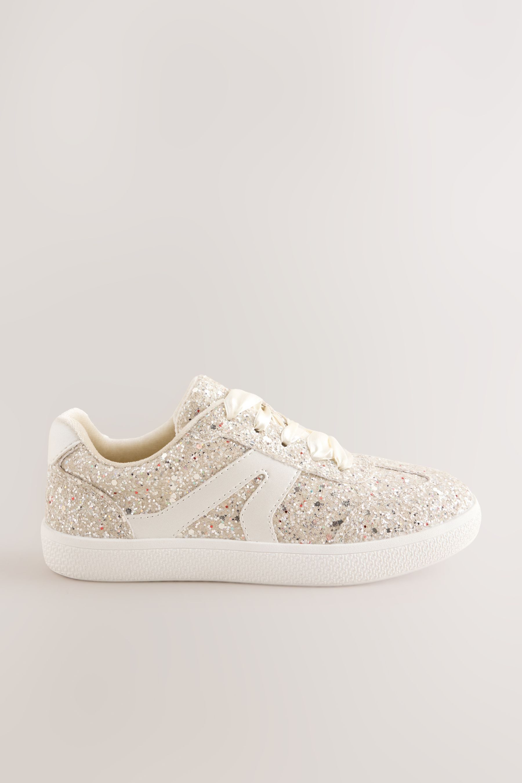 Next Sportschuh im Retro-Stil Sneaker – Bild 3 von 5