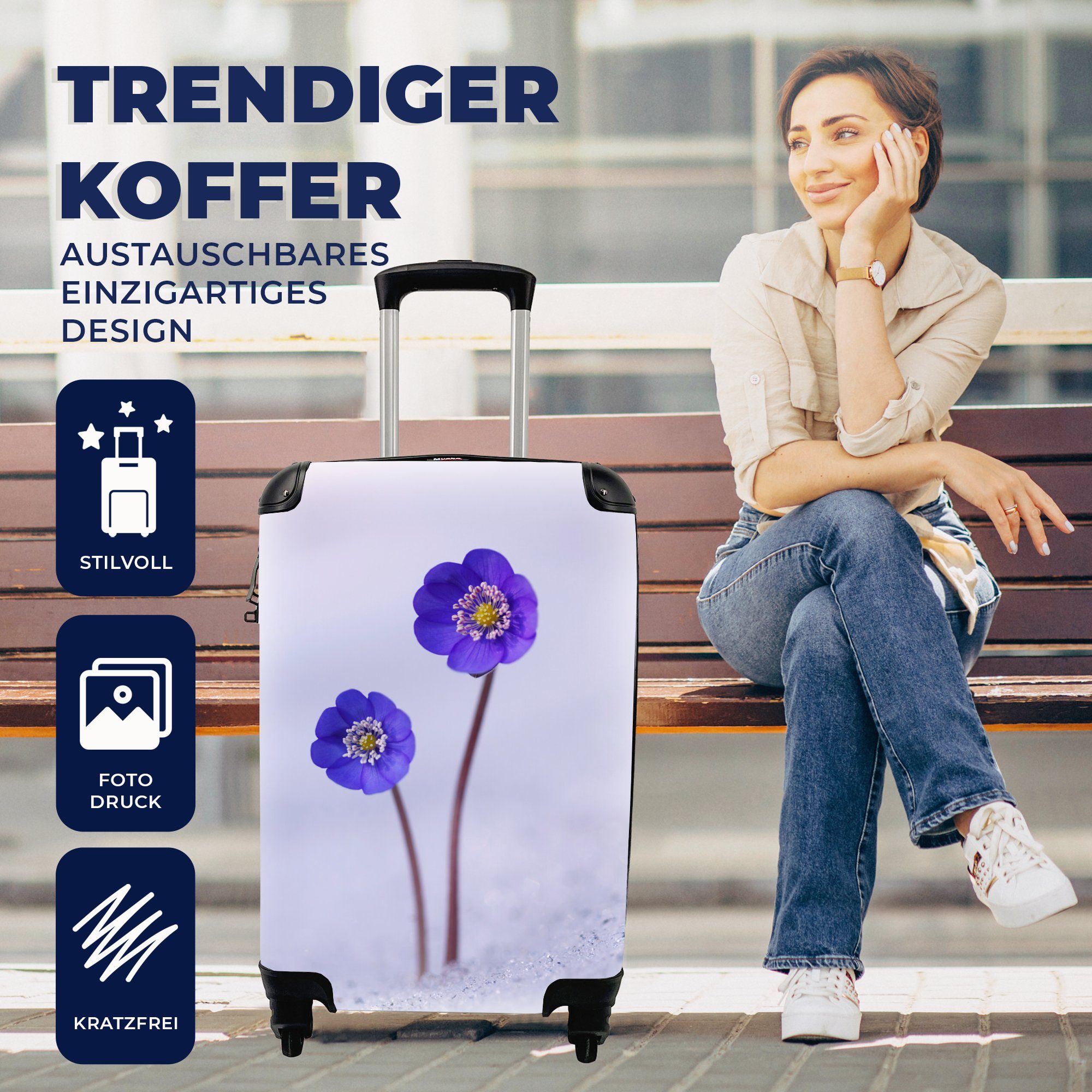 Lila, - Handgepäckkoffer Reisekoffer für mit Schnee Trolley, Reisetasche - Handgepäck 4 Blumen MuchoWow Ferien, rollen, Rollen,