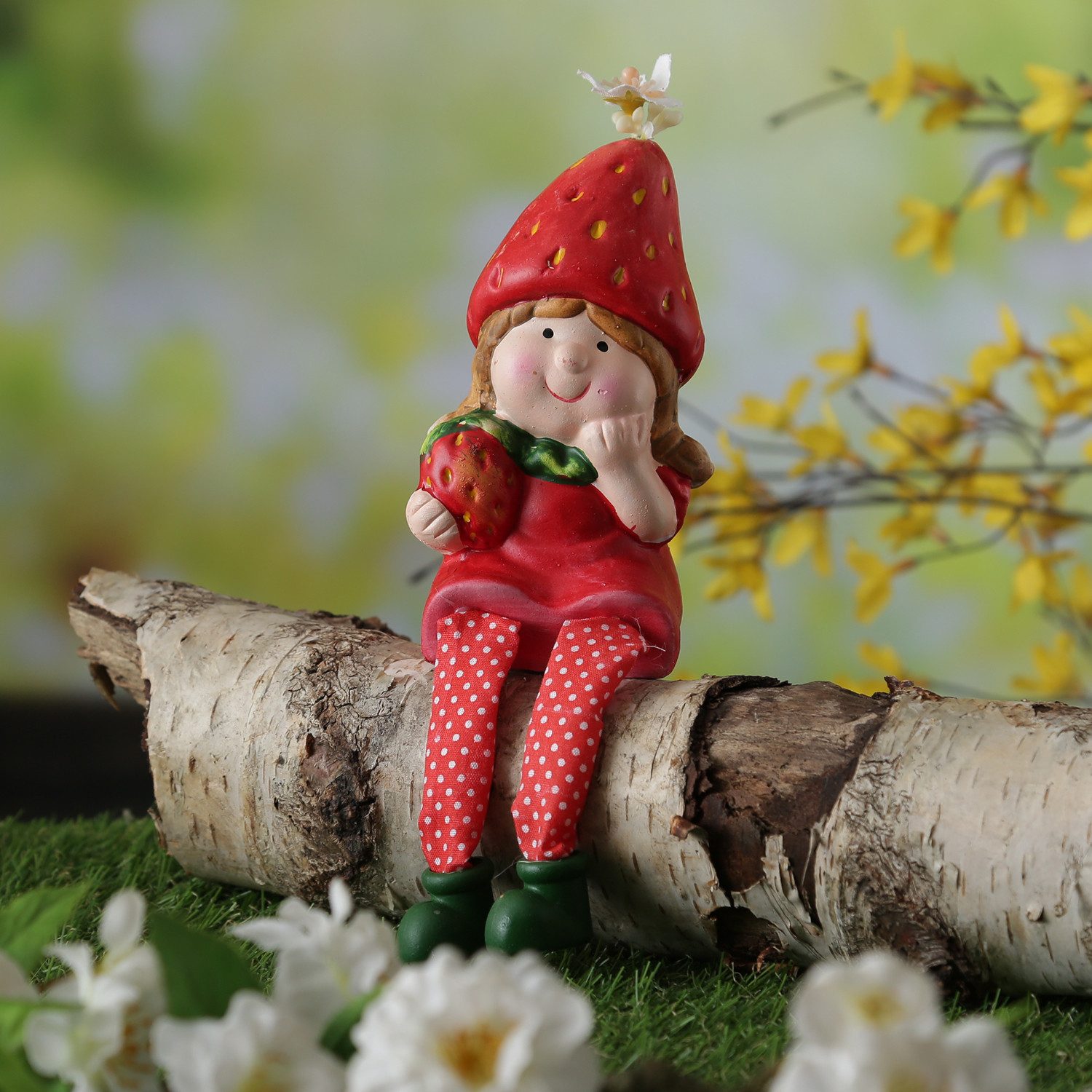 MARELIDA Gartenfigur Kantenhocker Erdbeermädchen Lotte Gartenfigur Erdbeerkind H: 19cm