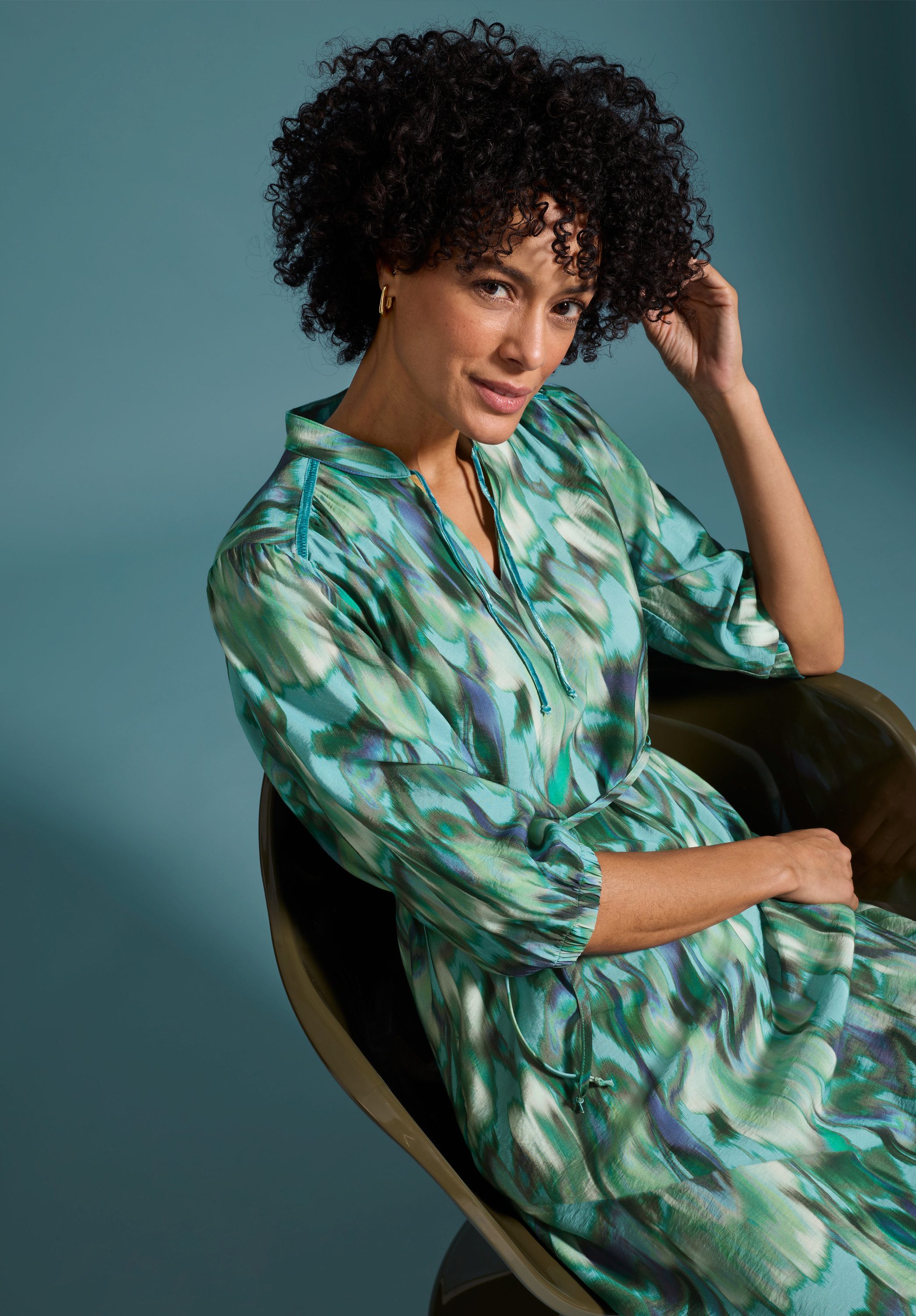 bianca Druckkleid ALIANA im modernen Allover-Print in Trendfarben