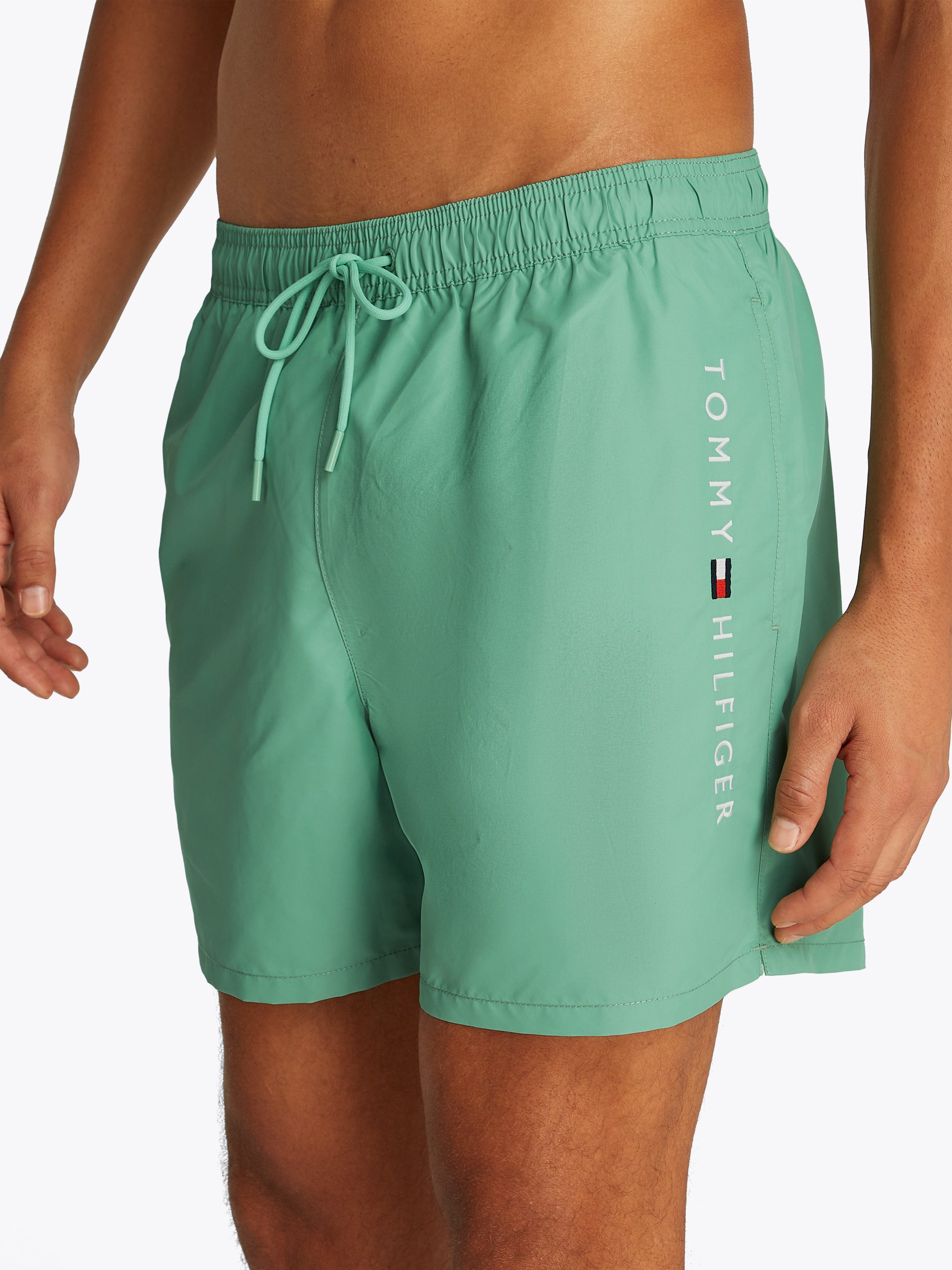 Tommy Hilfiger Swimwear Badeshorts MEDIUM DRAWSTRING mit Logostickerei an d günstig online kaufen
