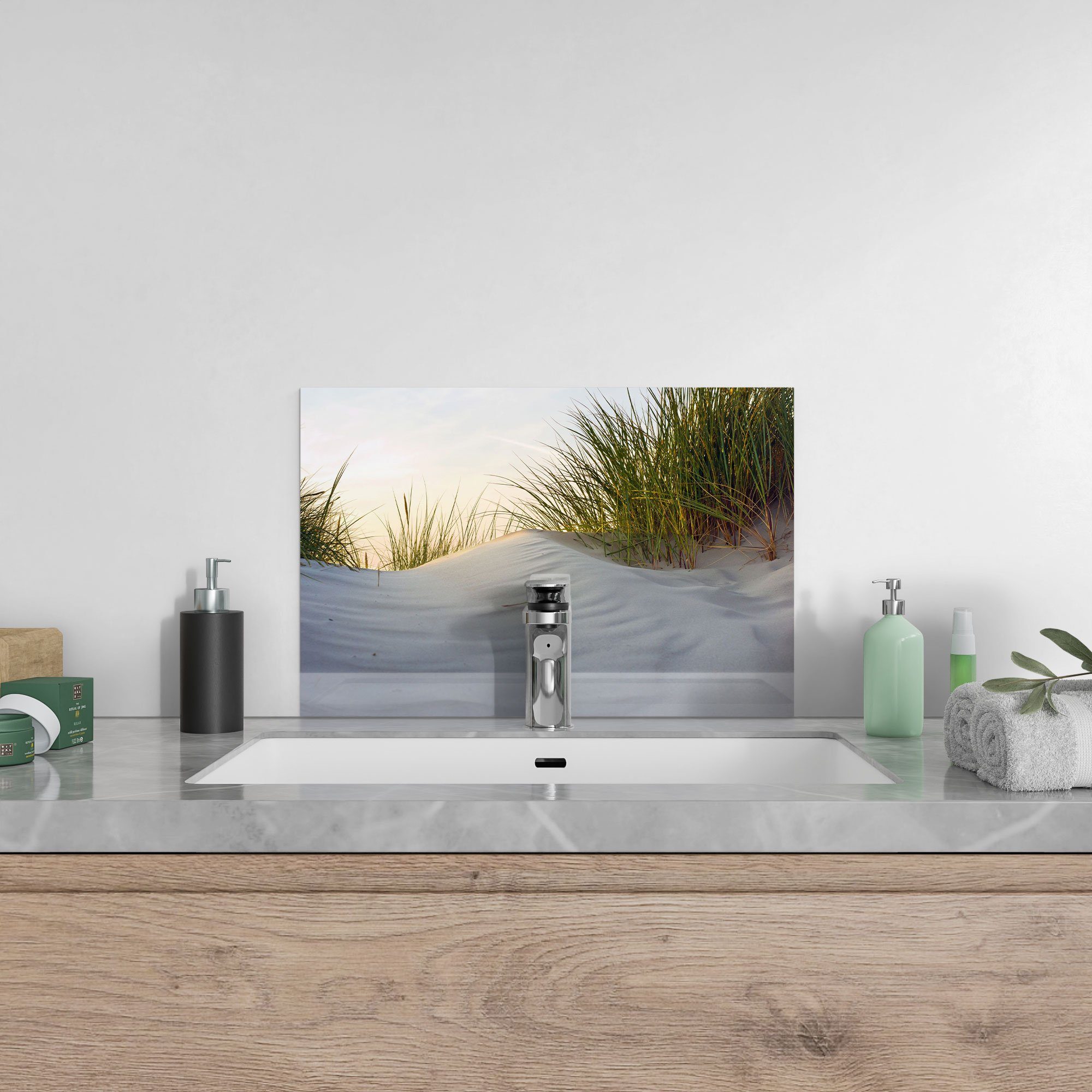 DEQORI mit Badrückwand Herdblende Glas Dünengras', 'Düne Spritzschutz Küchenrückwand