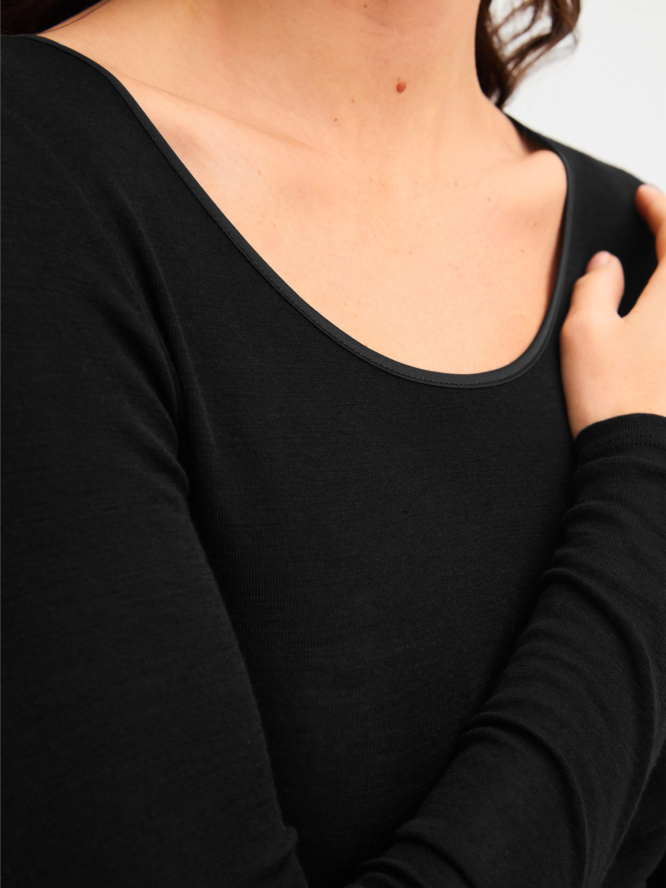 CALIDA Unterziehshirt True Confidence Damen (1-St) fein, geschmeidig und temperaturausgleichend – Bild 5 von 5