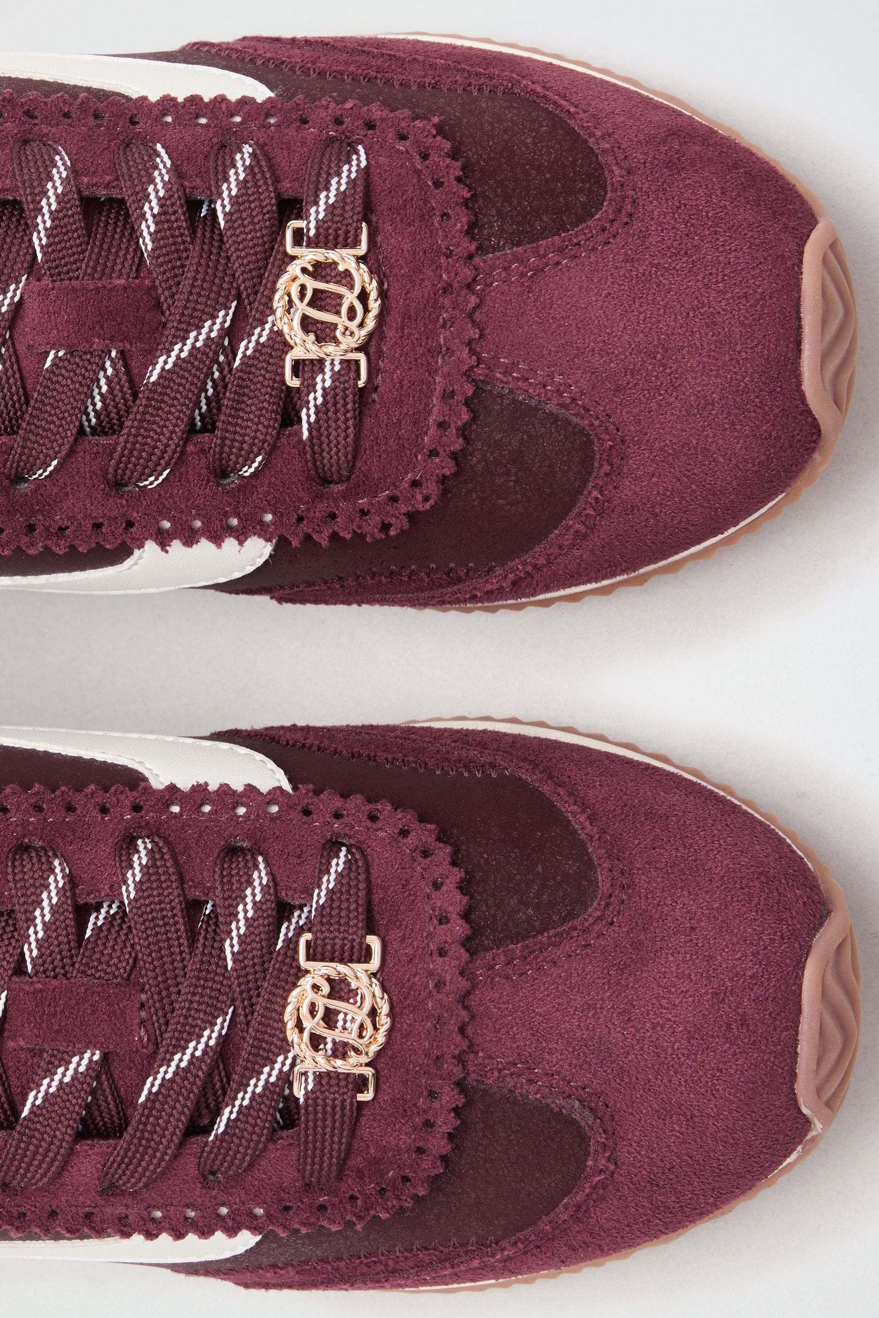 LIPSY Lipsy lässige Schnürsneaker mit Seitenstreifen Sneaker (1-tlg)