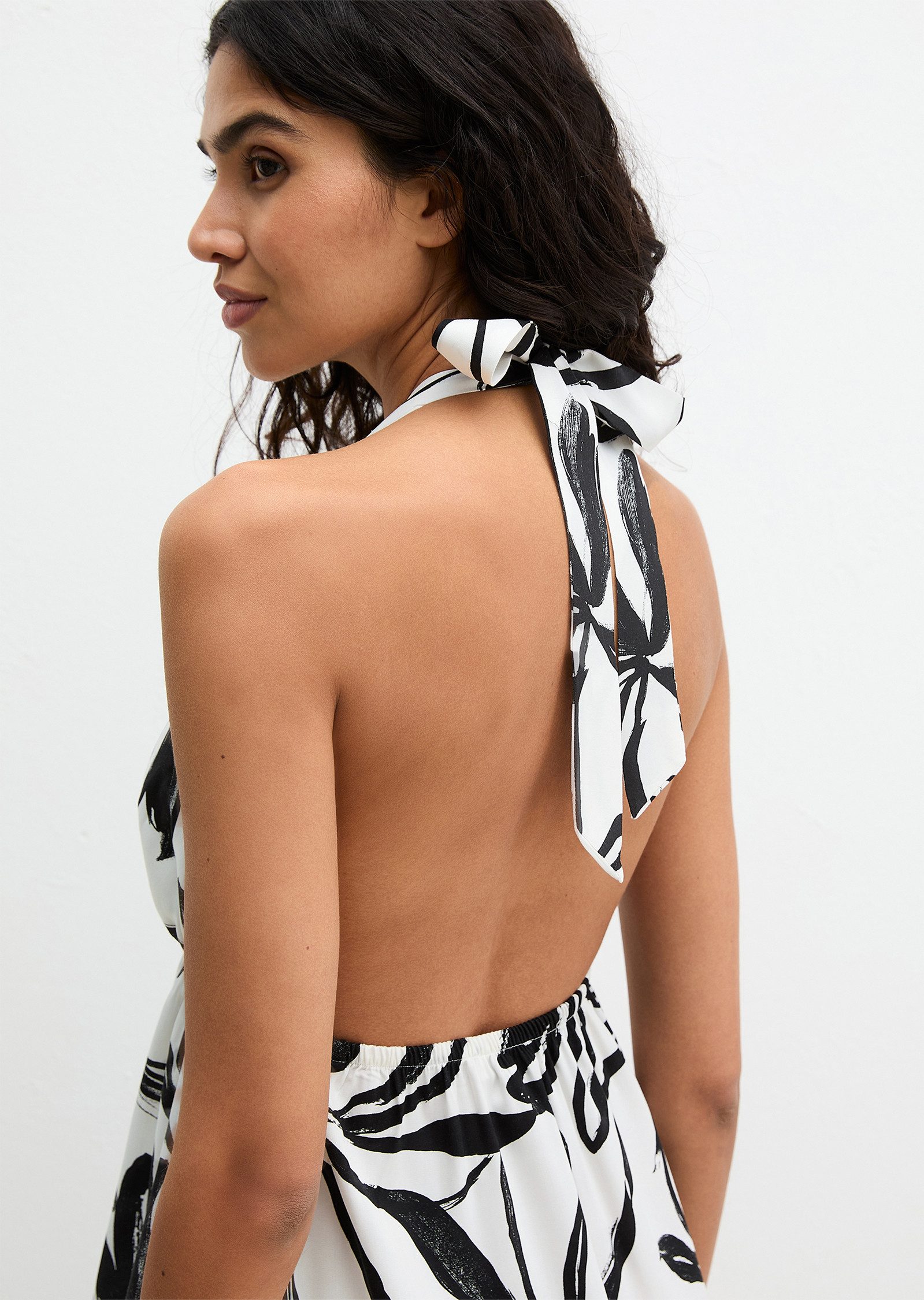 Marc O'Polo Neckholderkleid mit Allover-Print – Bild 4 von 4