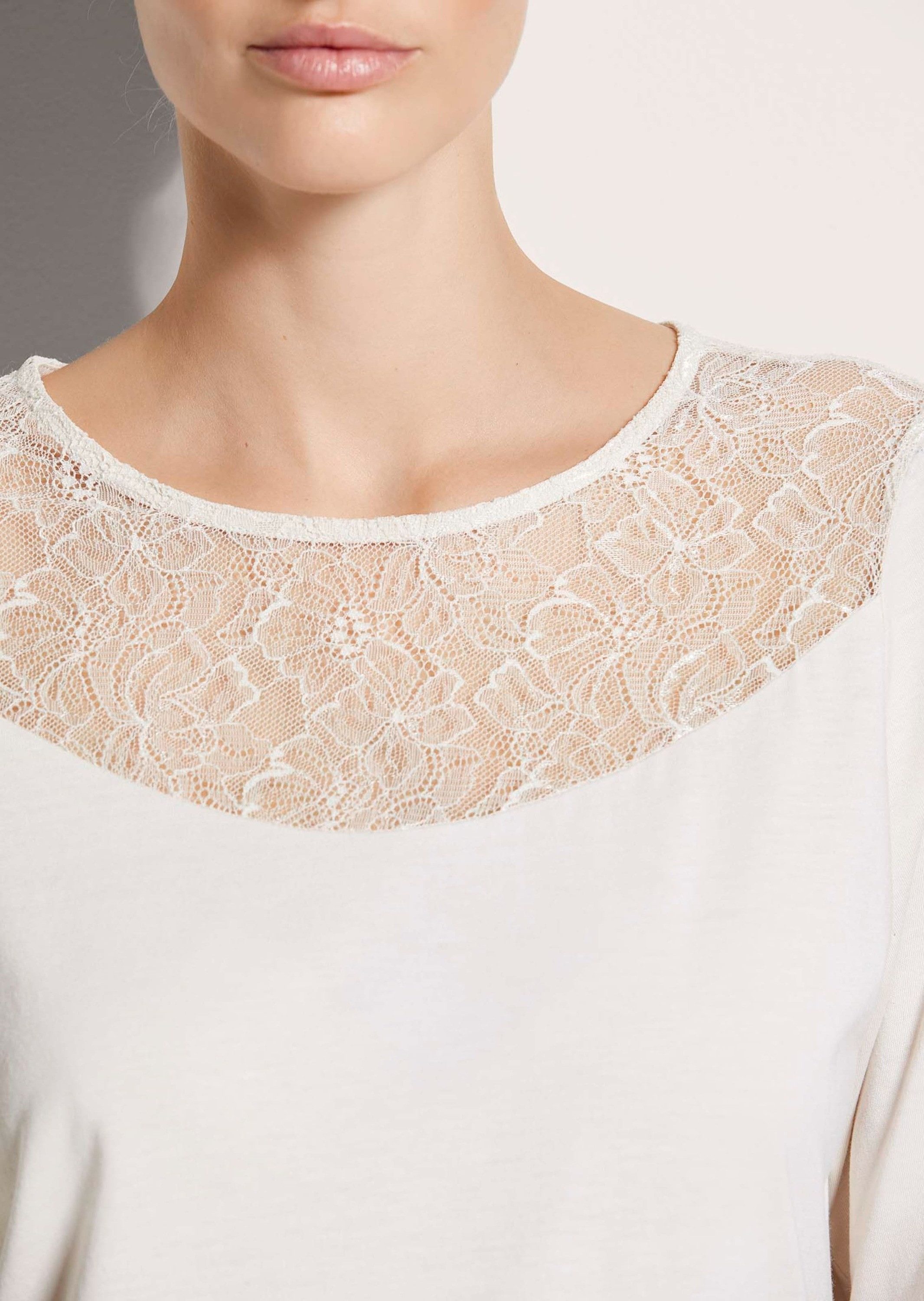 MADELEINE Kurzarmshirt Rundhals-Shirt mit Spitze, Baumwollmix Uni-Design, U-Boot-Ausschnitt, Knopfverschluss im Rücken – Bild 4 von 5