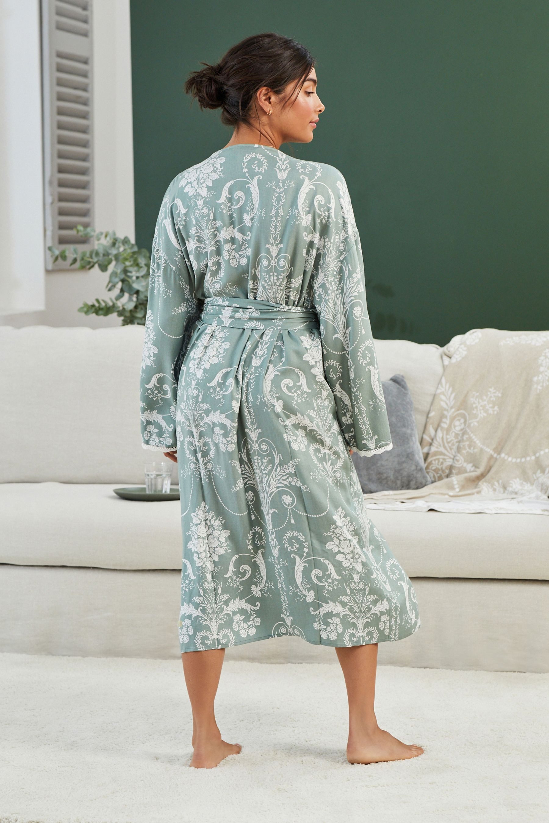 LAURA ASHLEY Damenbademantel Laura Ashley Josette Morgenmantel, Viskose günstig online kaufen