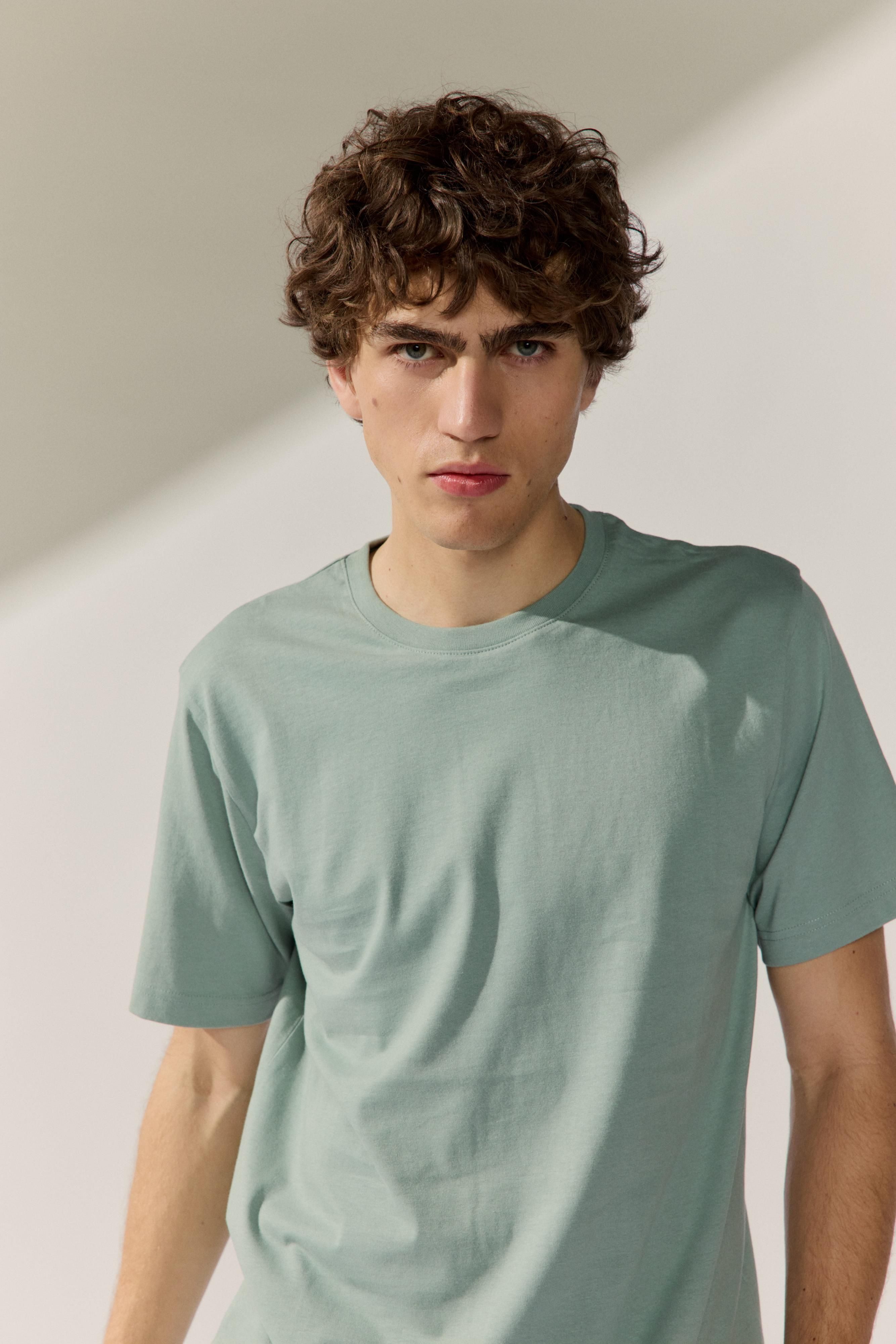 BASEFIELD T-Shirt