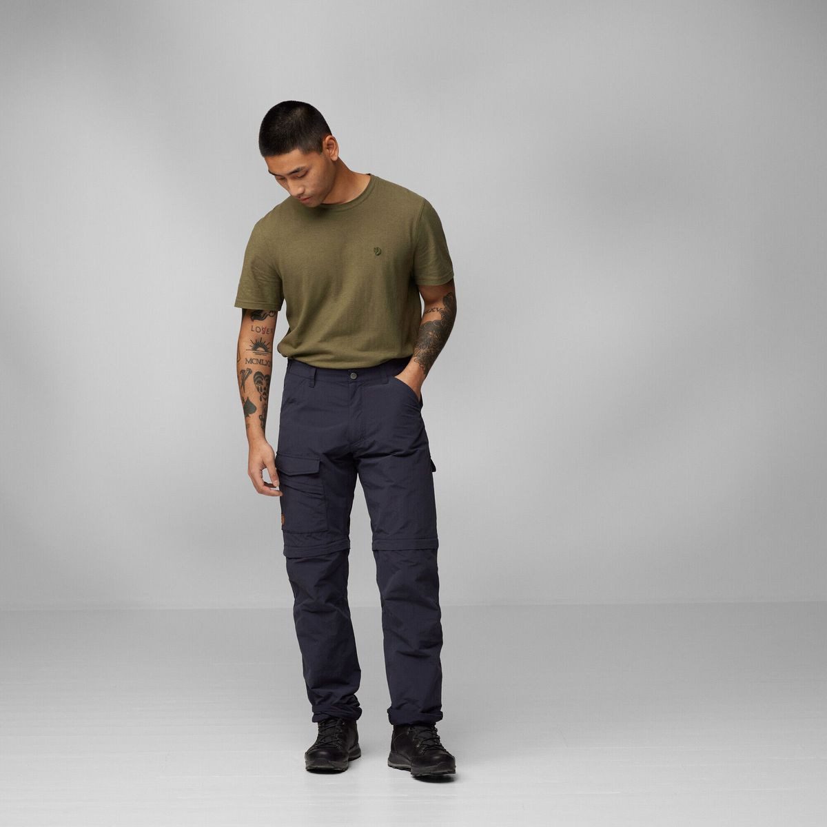 Fjällräven Outdoorhose Travellers MT Zip-off Trs M Bequeme Zip-Off-Hose aus kühlem, schnell trocknendem Material