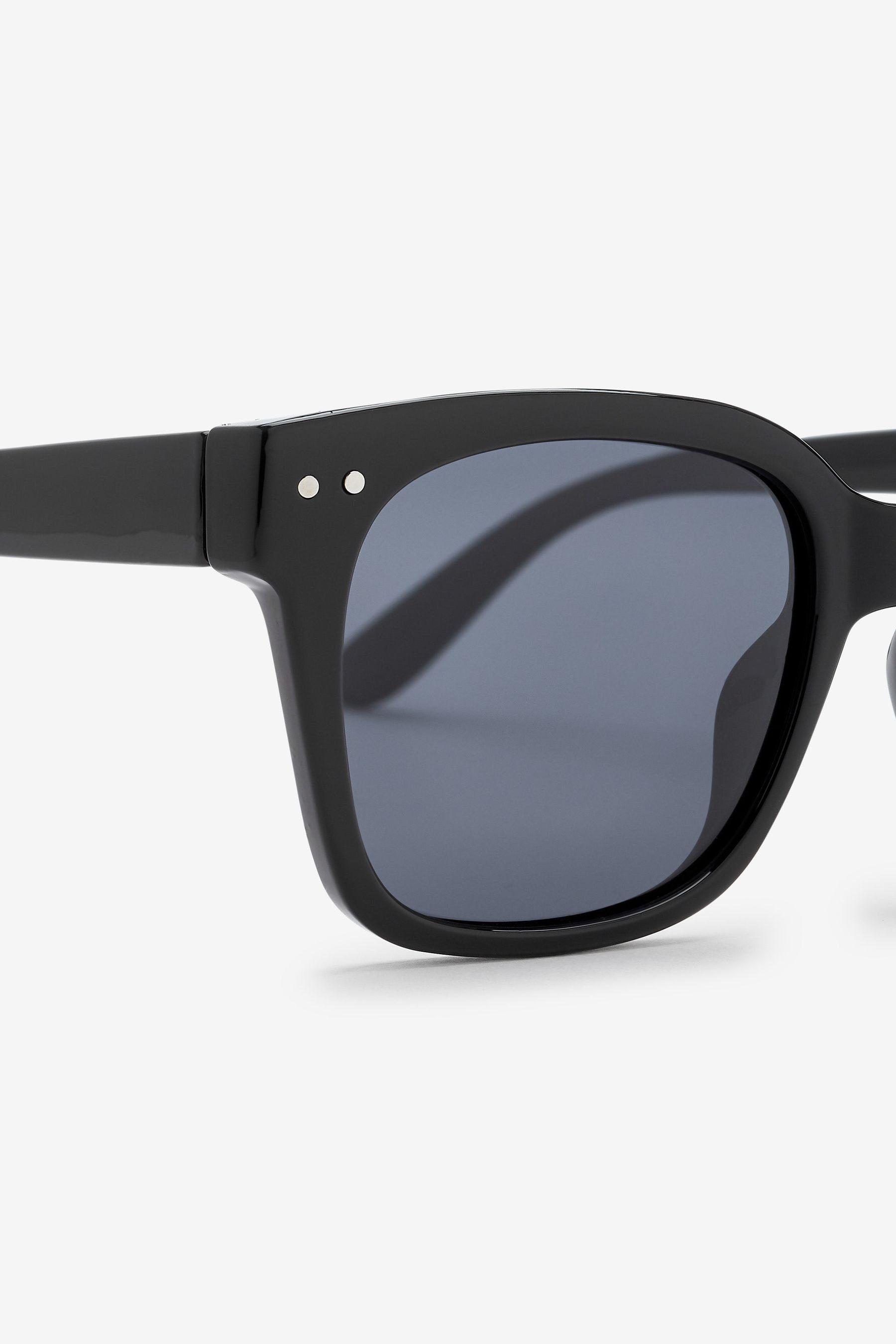 Black Polarisierte (1-St) Sonnenbrille Preppy-Stil Sonnenbrille im Next