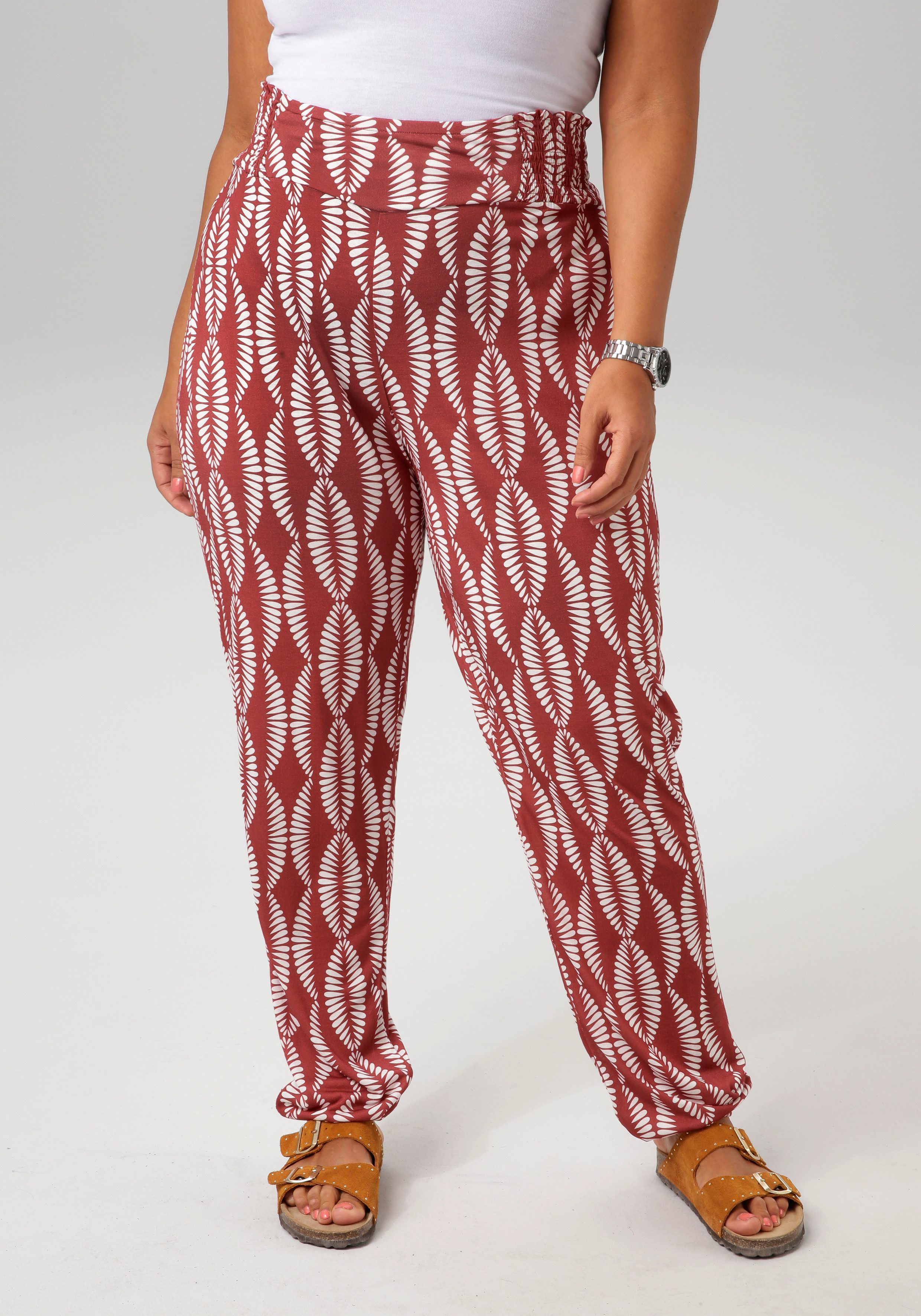 Aniston PLUS Schlupfhose mit grafischen Blättern günstig online kaufen