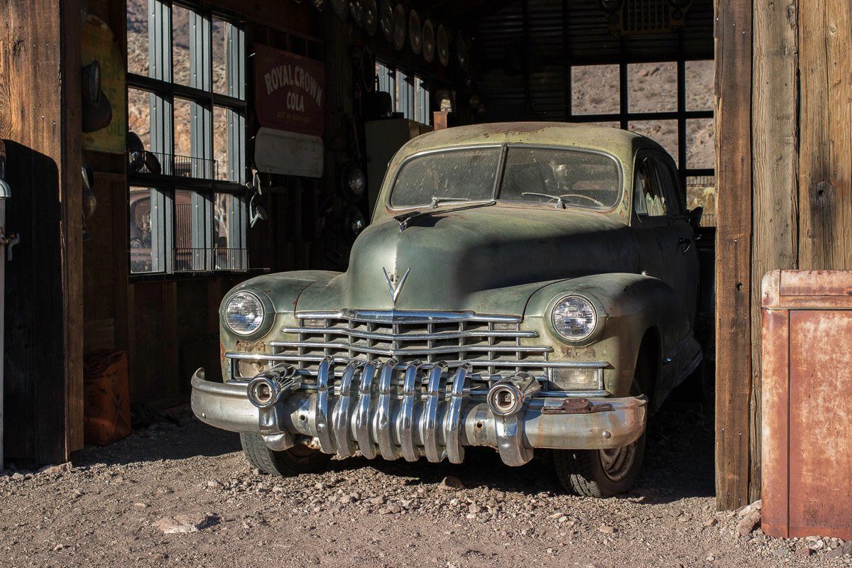 Papermoon Fototapete Altes Auto günstig online kaufen