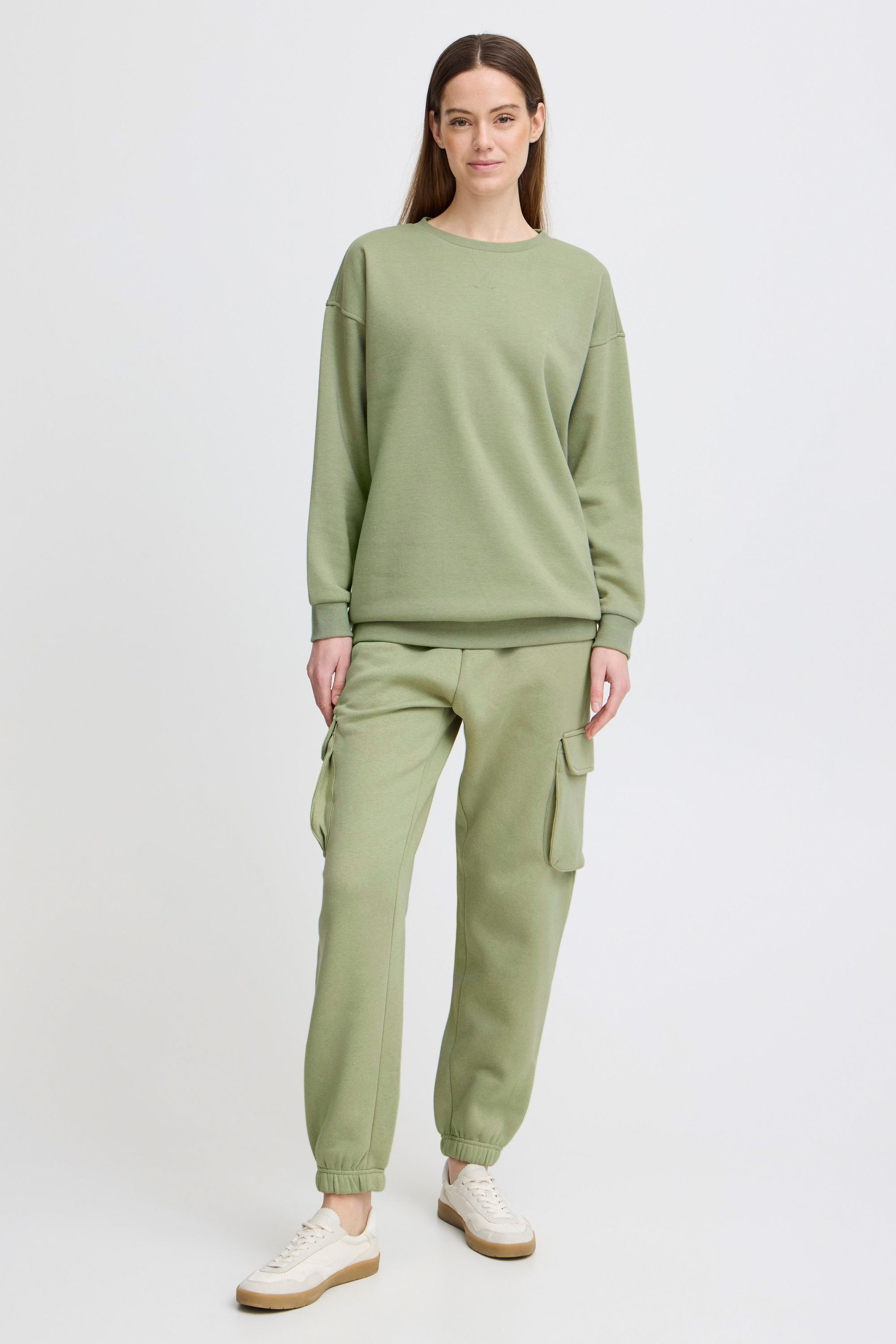 OXMO Sweatshirt OMHillary Modischer Rundhalspullover in längerem Schnitt günstig online kaufen