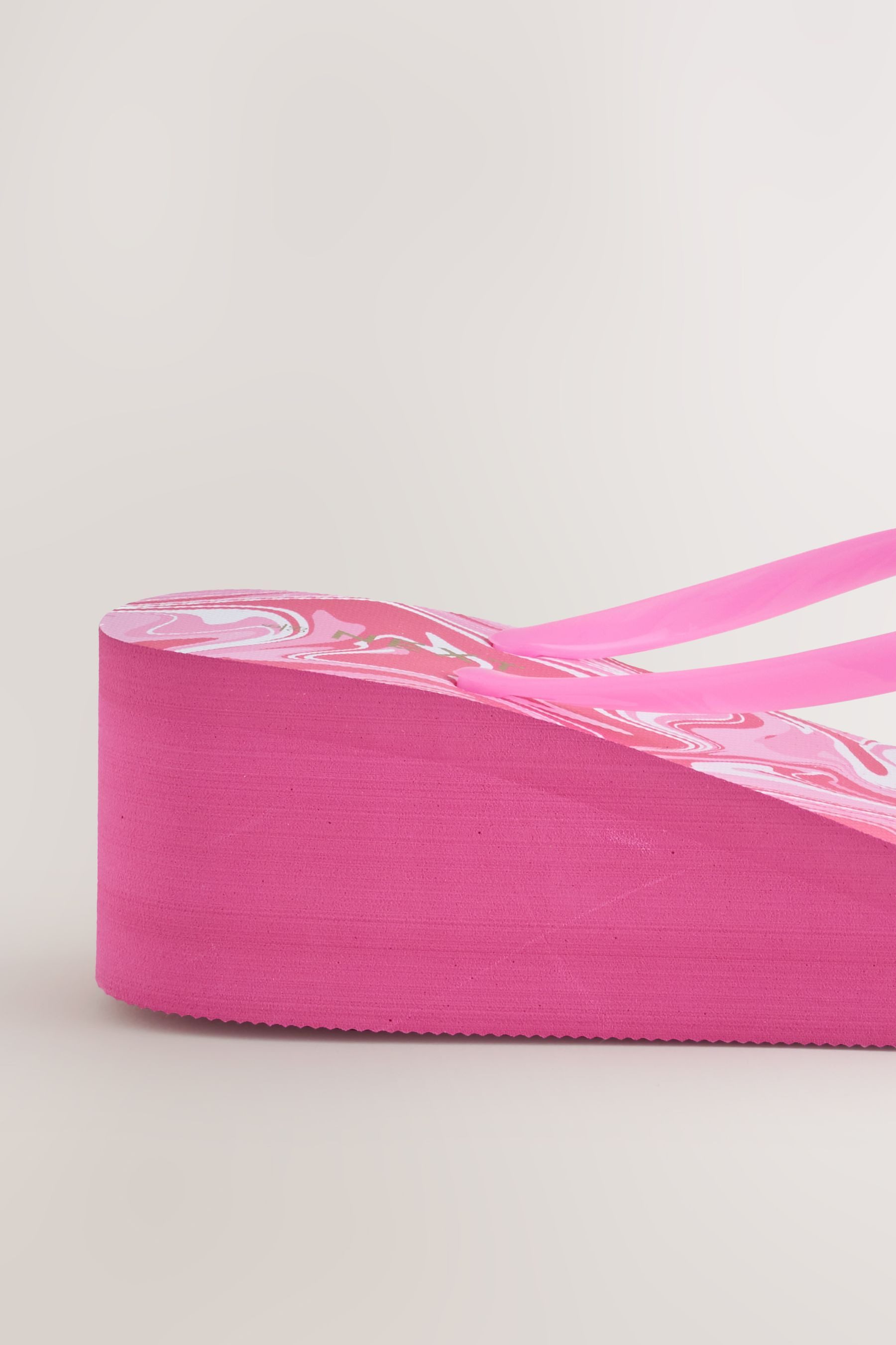 Next Zehentrenner mit Keilabsatz Keilsandalette (1-tlg)