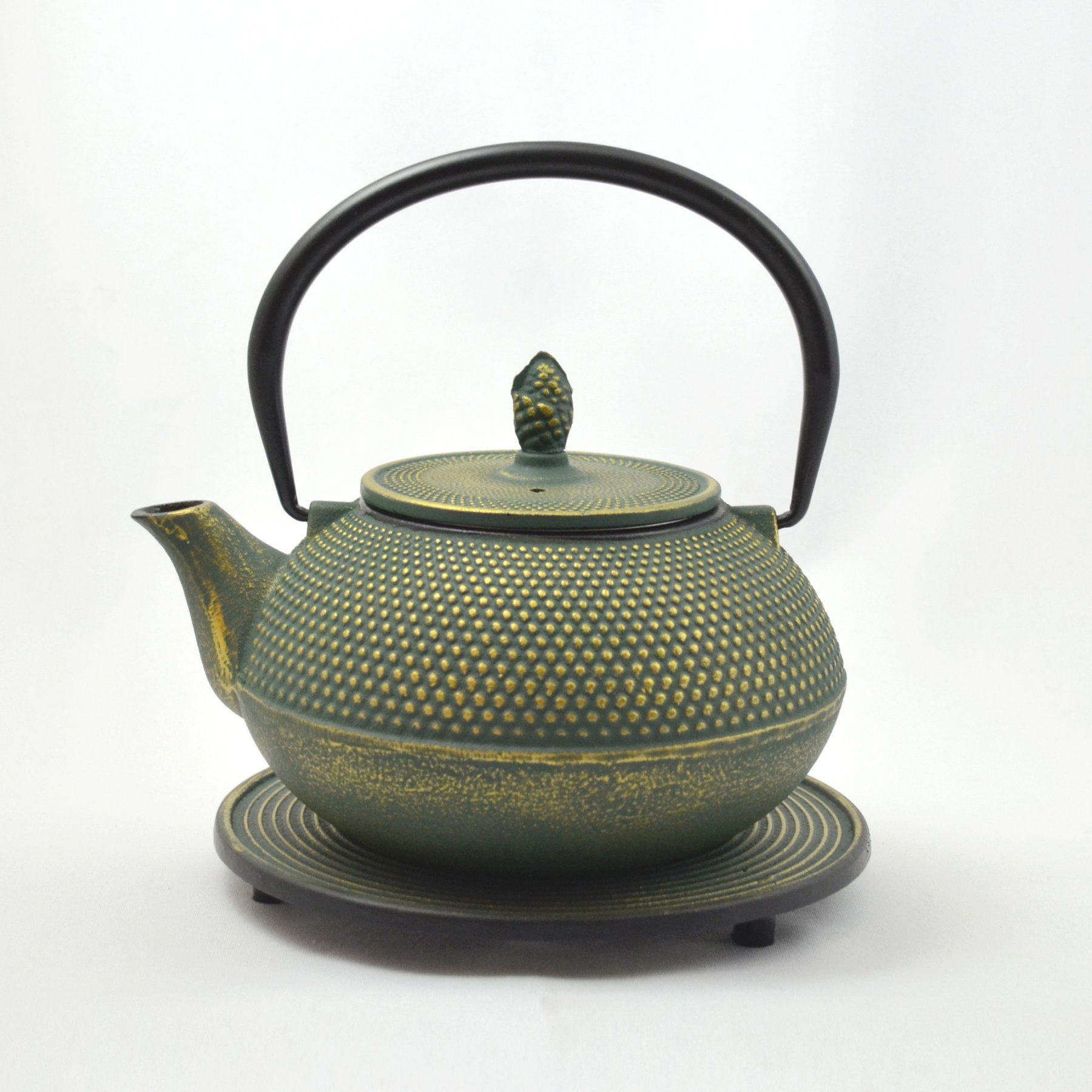 JA-UNENDLICH Teekanne Basic grün, 1.2 l, aus Gusseisen handgefertigt im Sandgussverfahren, innen emailliert Grüngold | Teekannen