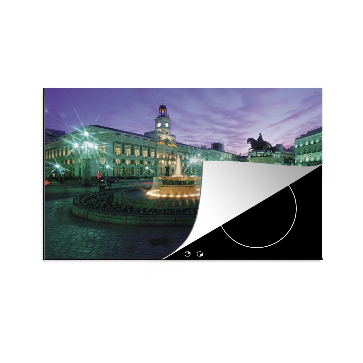MuchoWow Herdblende-/Abdeckplatte Eine Statue und ein Springbrunnen am Abend auf der Puerta del Sol in, Vinyl, (1 tlg), 81x52 cm, Induktionskochfeld Schutz für die küche, Ceranfeldabdeckung