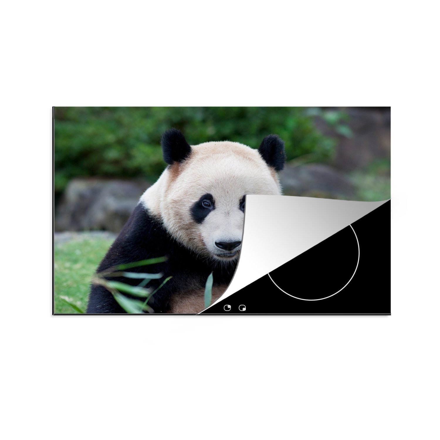MuchoWow Herdblende-/Abdeckplatte Großer Panda - Gras - Steine, Vinyl, (1 tlg), 81x52 cm, Induktionskochfeld Schutz für die küche, Ceranfeldabdeckung