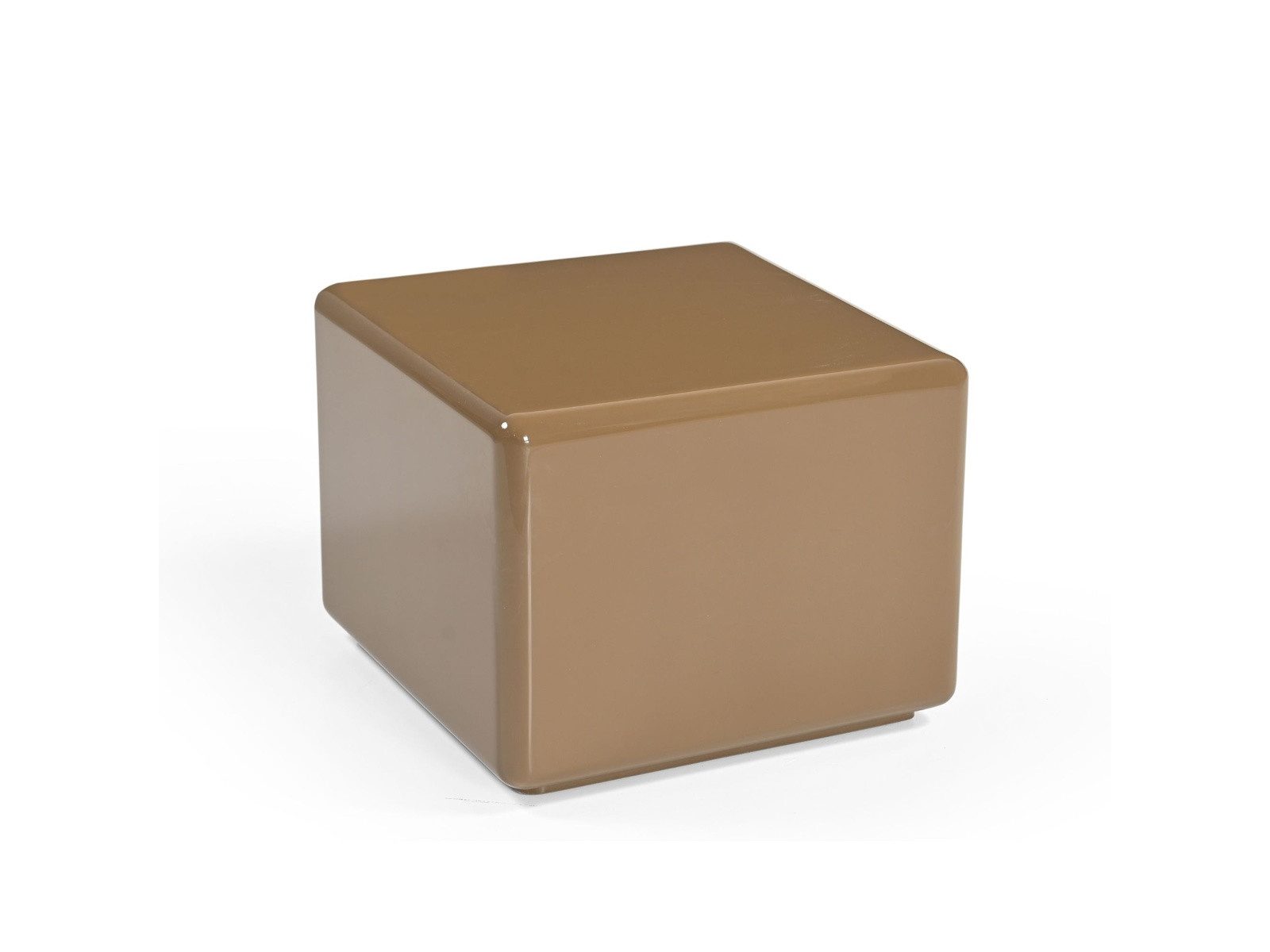 Villa Möbel Couchtisch Elias (Packung, 1-St., 1 St. Couchtisch), Elias: MDF in Glänzendem Beige, Würfelform mit abgerundeten Ecken.