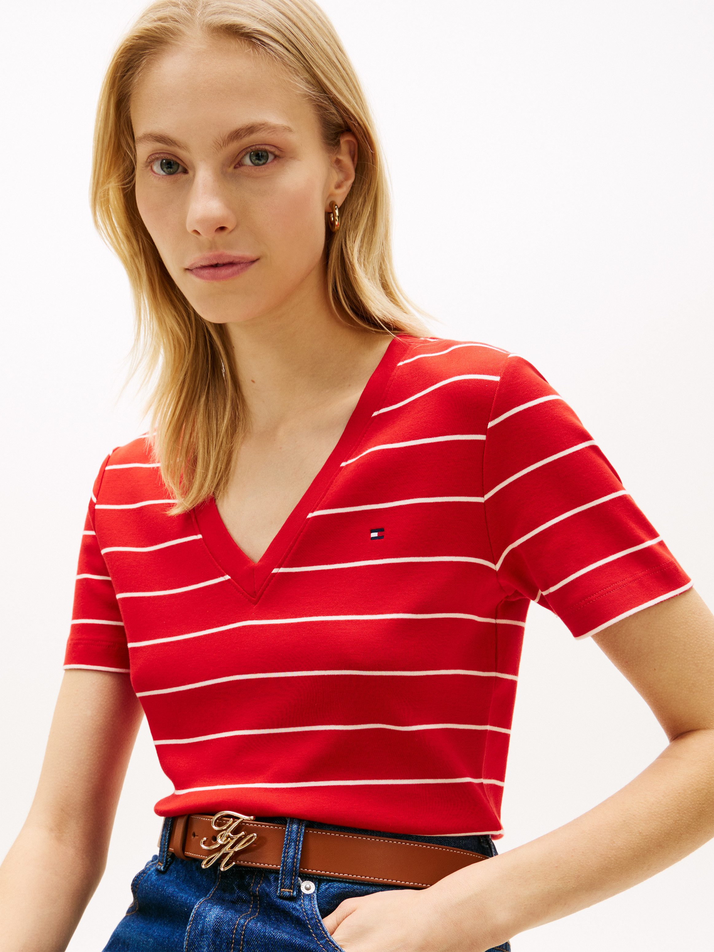 Tommy Hilfiger T-Shirt SLIM CODY V-NECK SHORT SLEEVE aus Baumwolle, Logostickerei, gestreift