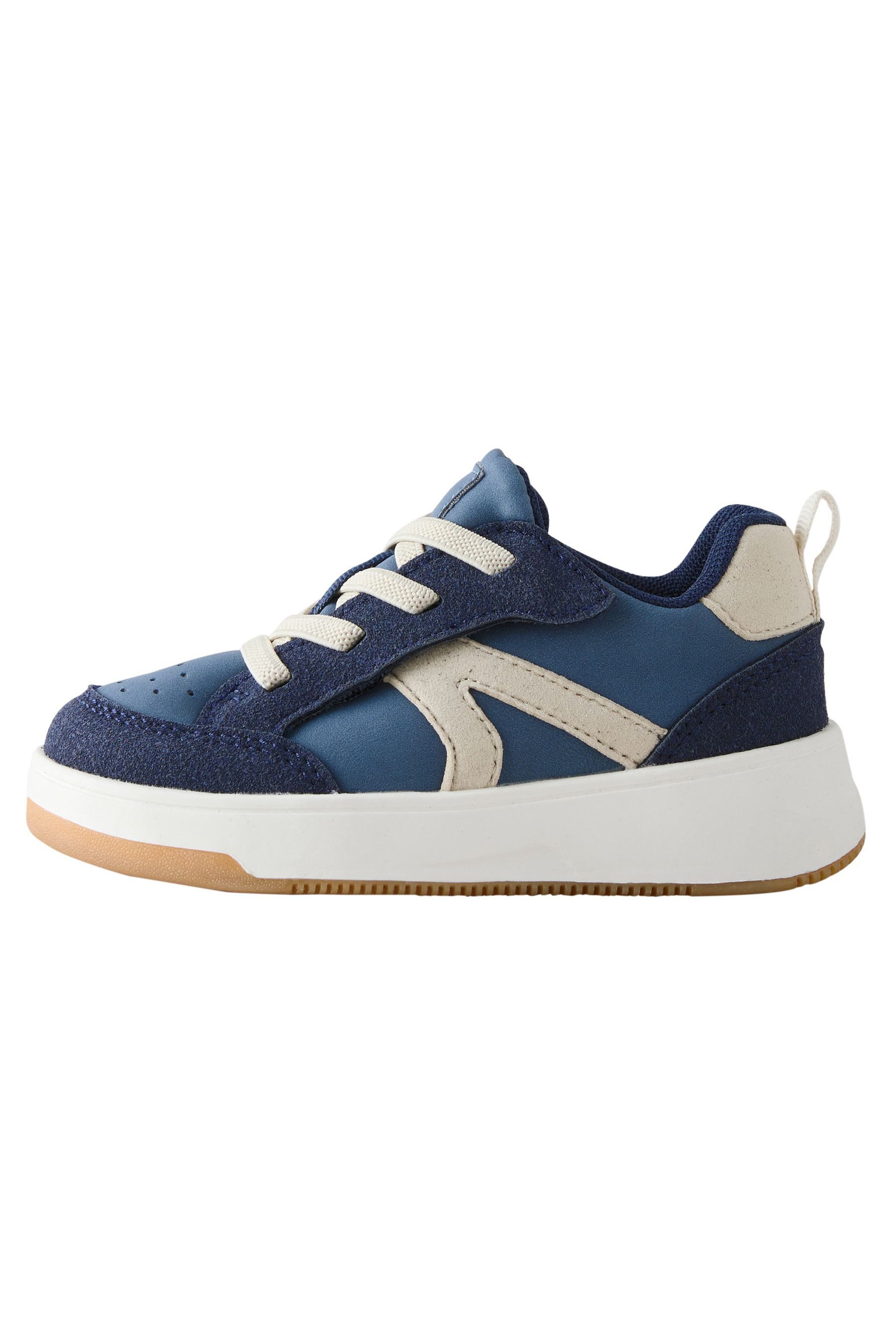 Elastischer Sportschuh mit Schnürung Sneaker