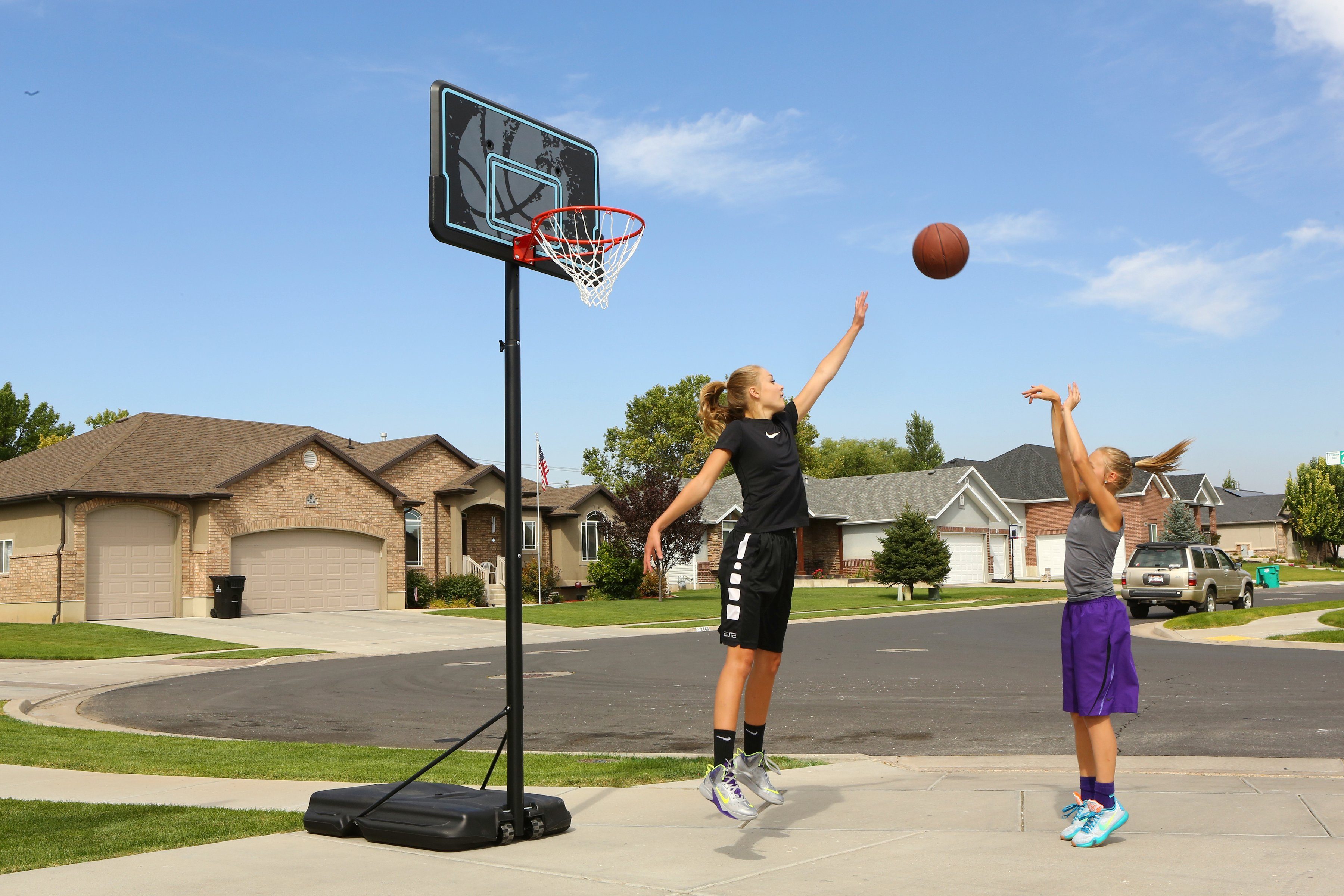 50NRTH Basketballkorb Texas, schwarz/blau höhenverstellbar